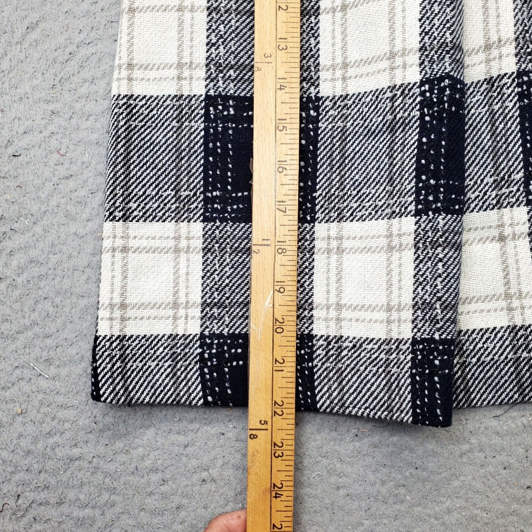 H&M H&M A-Line Skirt Womens Size 6 Multi Plaid Acrylic Lined Pleated Front Back Zip Skirt Womens Size 6 Multicolor Plaid Acrylic Lined Pleated Zip Size 28" / US 6 / IT 42 - 3 Thumbnail