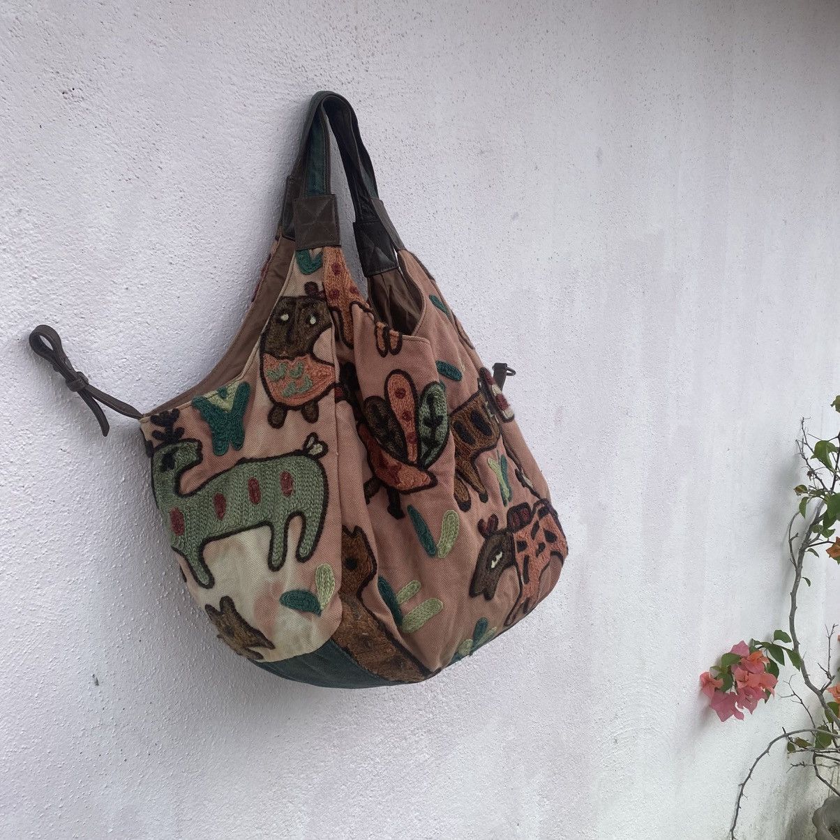 Japanese Brand Hippies Wild Life Embroidery Cotton Bag KAPITAL STYLE Size ONE SIZE - 12 Thumbnail