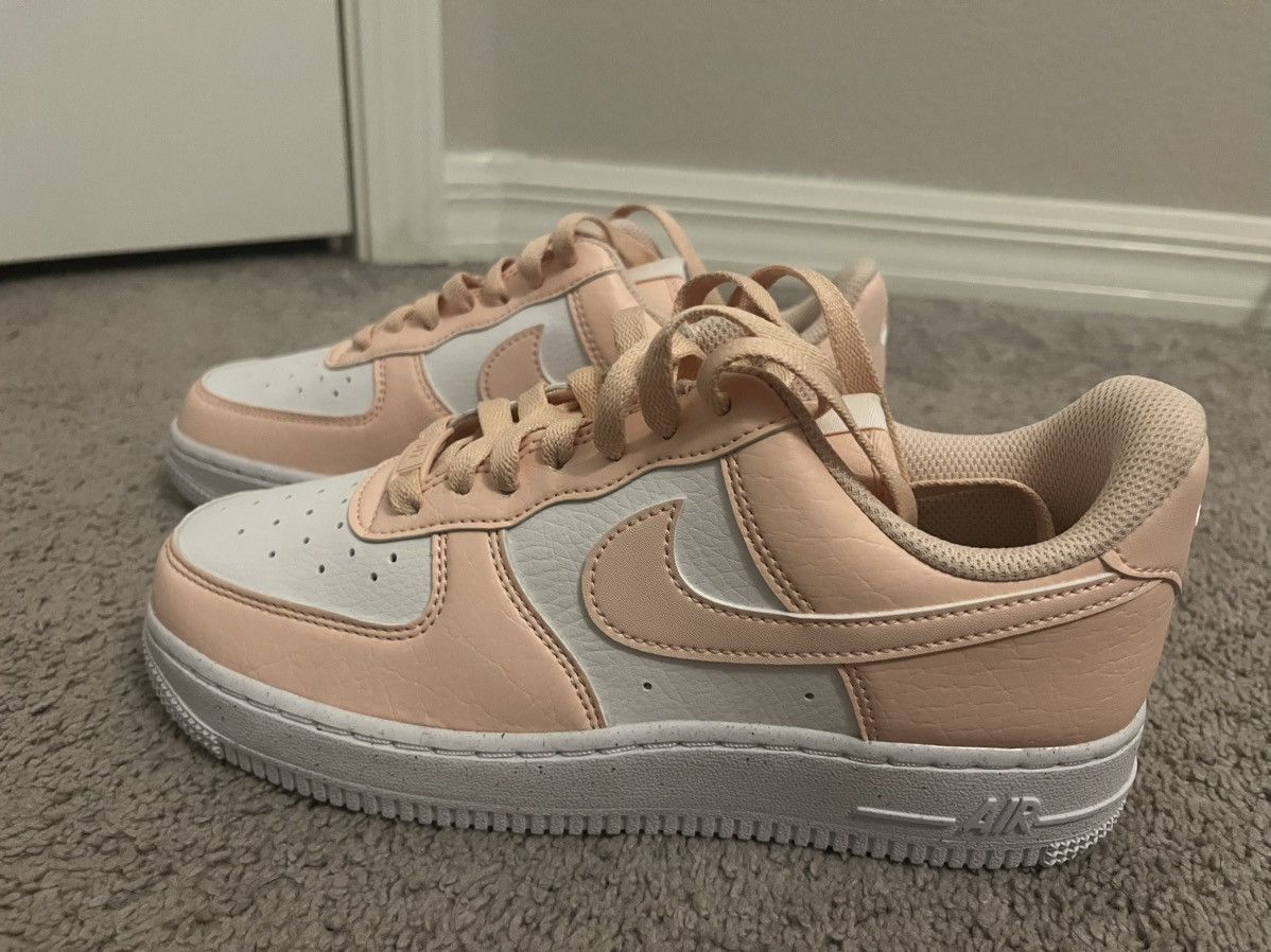 Nike AIR JORDAN 1 LOW SE | WHITE AND PEACH | SIZE 6.5 WMNS | NEW Size US 7 / IT 37 - 1 Thumbnail