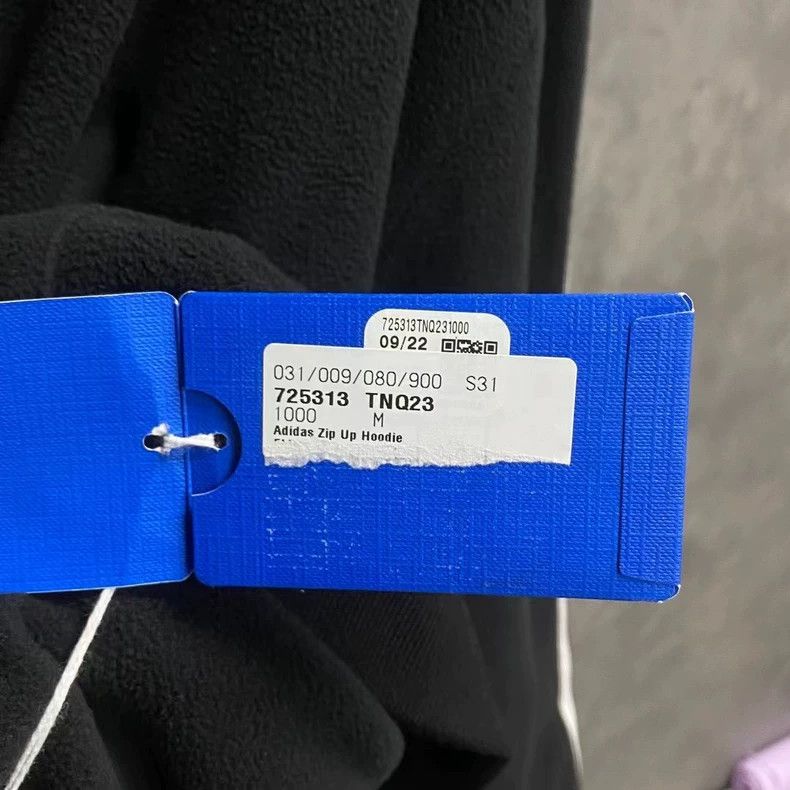 Balenciaga Balenciaga The latest black polar fleece embroidered logo Size US M / EU 48-50 / 2 - 7 Thumbnail