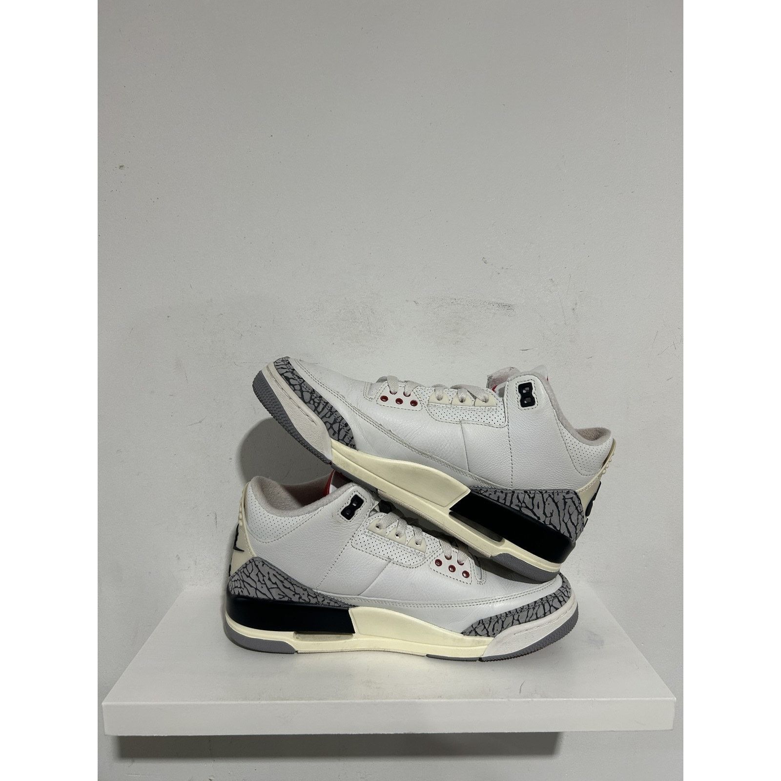 Jordan Brand JORDAN 3 WHITE CEMENT REIMAGINED SIZE 9 PREOWNED Size US 9 / EU 42 - 2 Thumbnail