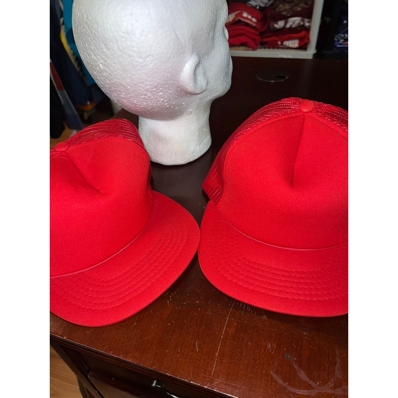 Vintage Vintage Red Blank Hat Trucker Mesh Snapback Cap Headwear OS Size ONE SIZE - 7 Thumbnail