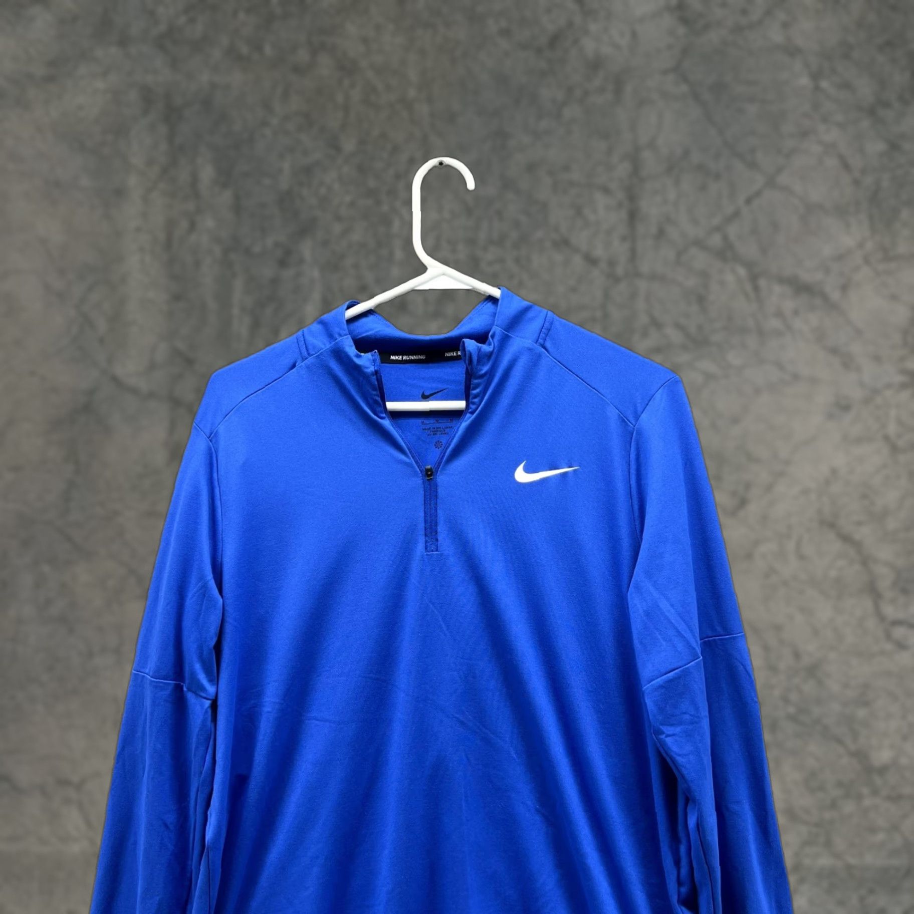 Nike Nike Sweatshirt Women Medium Blue Athletic Dri-FIT Running Swoosh Size M / US 6-8 / IT 42-44 - 1 Thumbnail