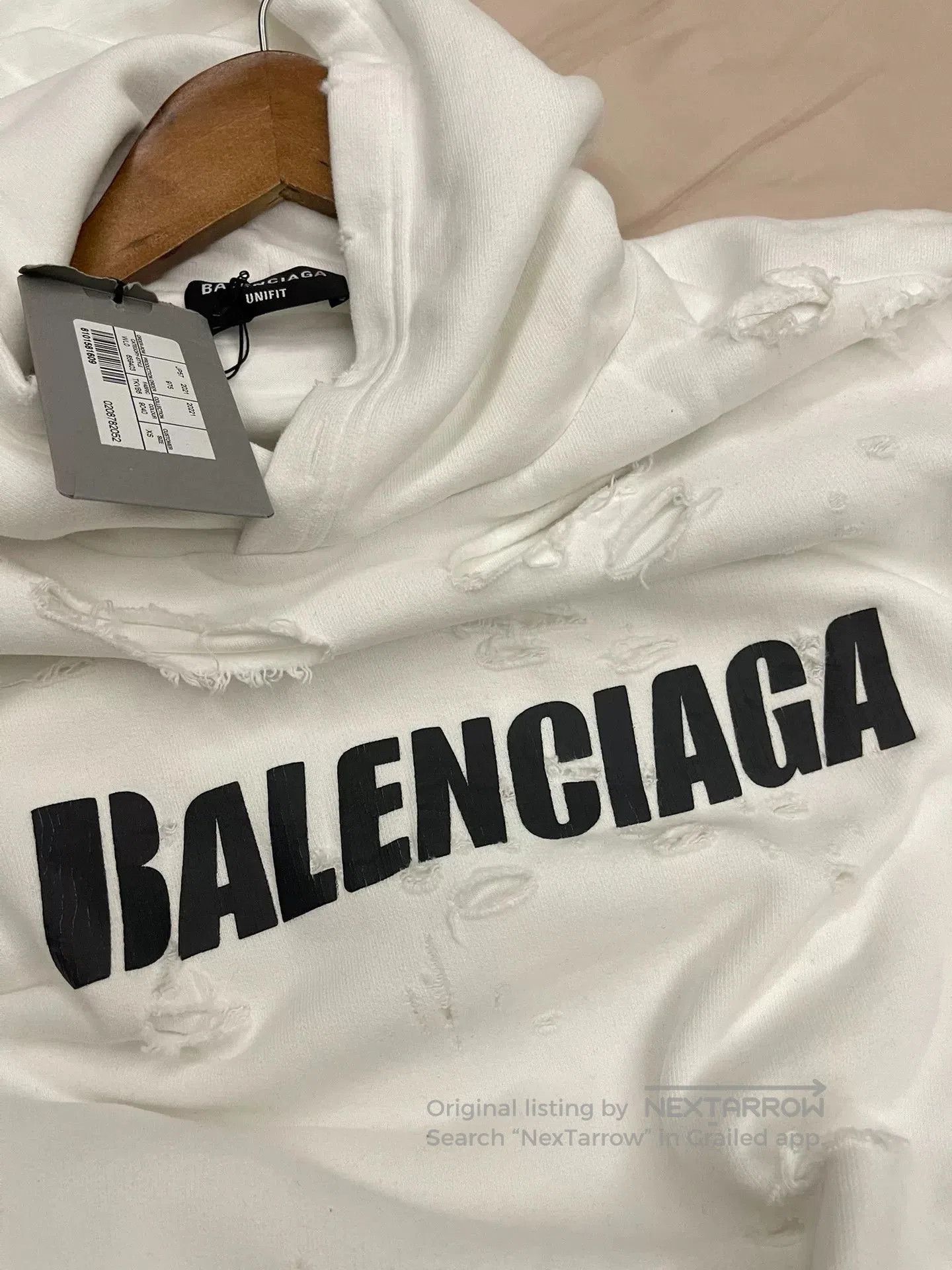 Balenciaga balenciaga destroyed white hoodie with logo. Size US XS / EU 42 / 0 - 7 Thumbnail