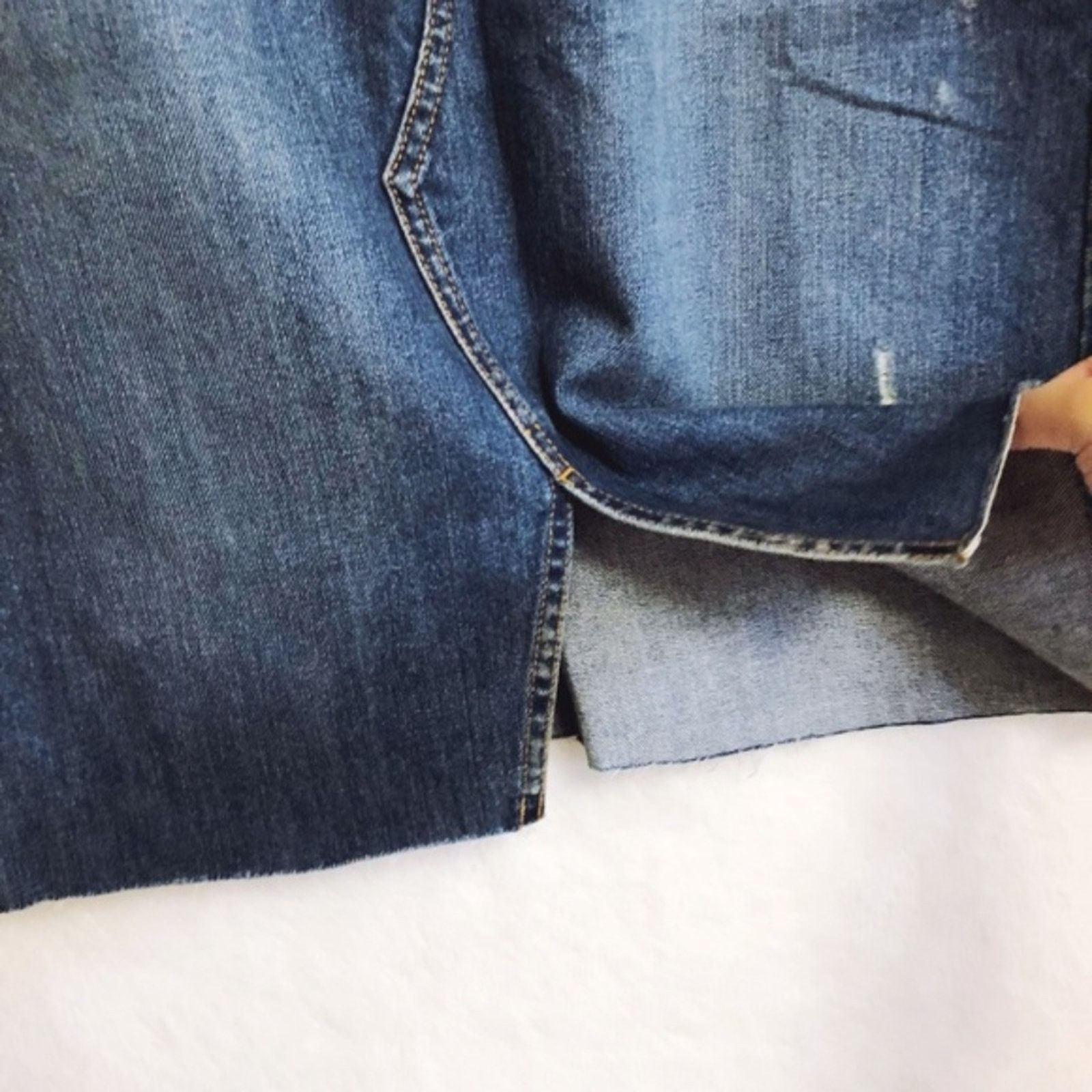 Loft LOFT Medium Wash Distressed Denim Skirt with Front Slit Size 26" / US 2 / IT 38 - 3 Thumbnail