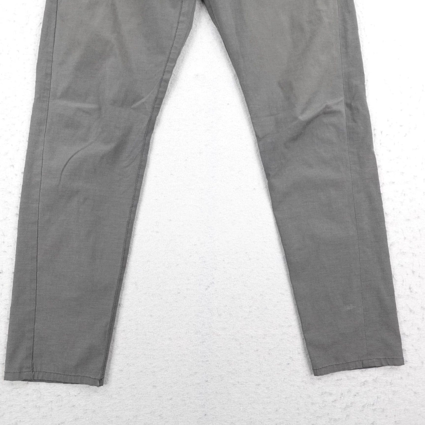 Vuori Vuori Mens 32 Gray Aim Pants Chino Zip Pockets Regular Straight Lightweight Performance Golf Size US 32 / EU 48 - 3 Thumbnail