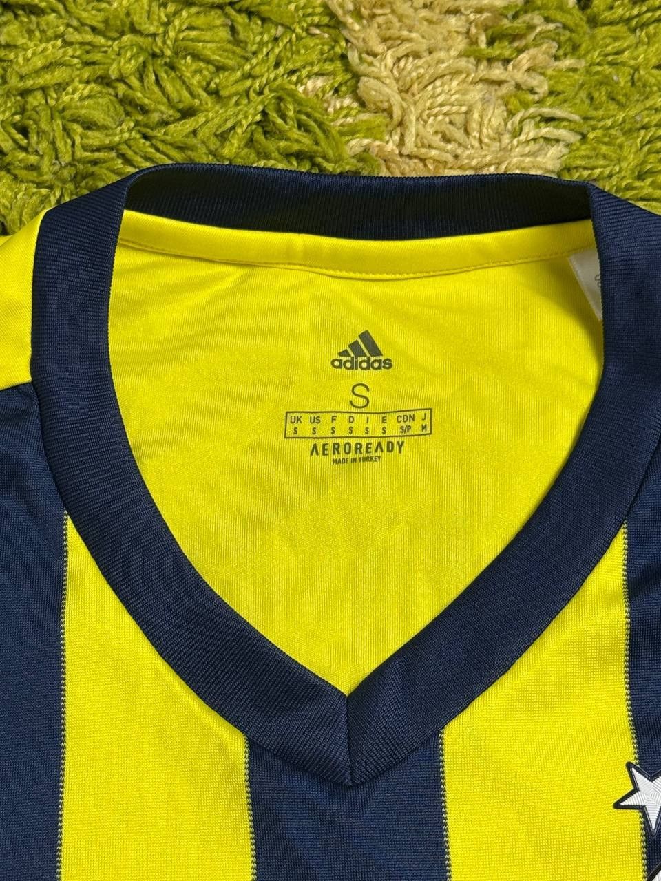 Other STEAL! 2020 Fenerbahce Fc Home Jersey Size US S / EU 44-46 / 1 - 4 Thumbnail