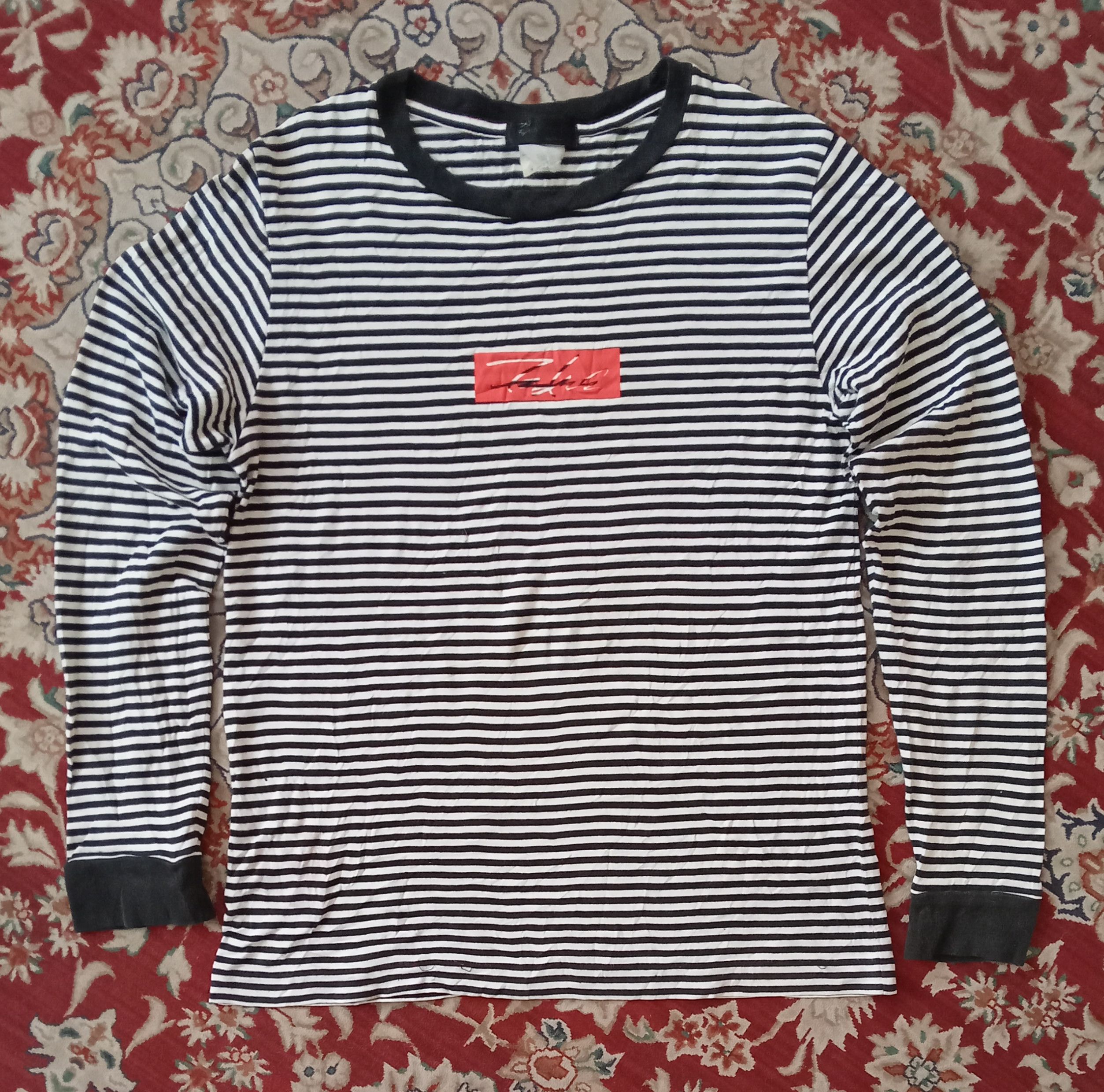Futura Futura Box Centre Logo Stripe L/s Rare T Shirt Size US M / EU 48-50 / 2 - 1 Thumbnail