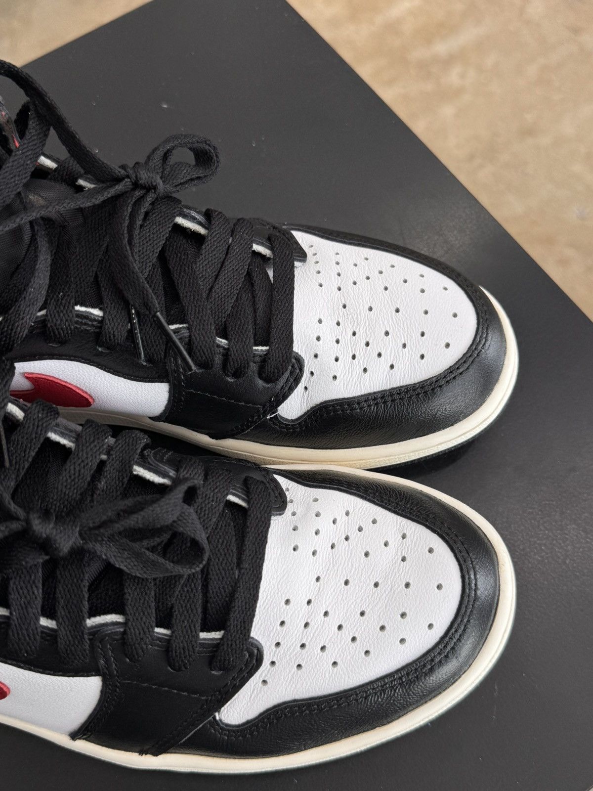 Jordan Brand Air Jordan 1 Retro High Black Gym Red Size 8 (2019) Size US 8 / EU 41 - 7 Thumbnail