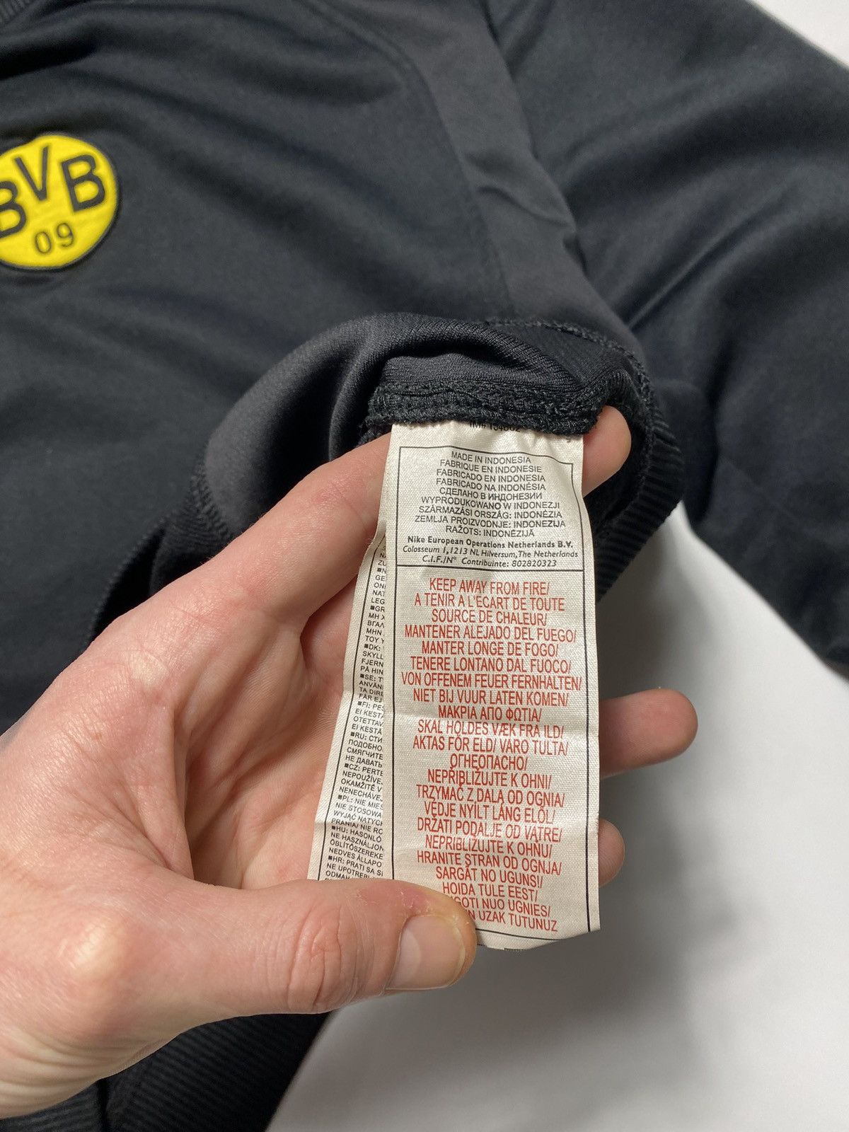 Nike × Vintage Vintage Nike Bvb Borussia central logo soccer sweatshirt Size US S / EU 44-46 / 1 - 8 Thumbnail