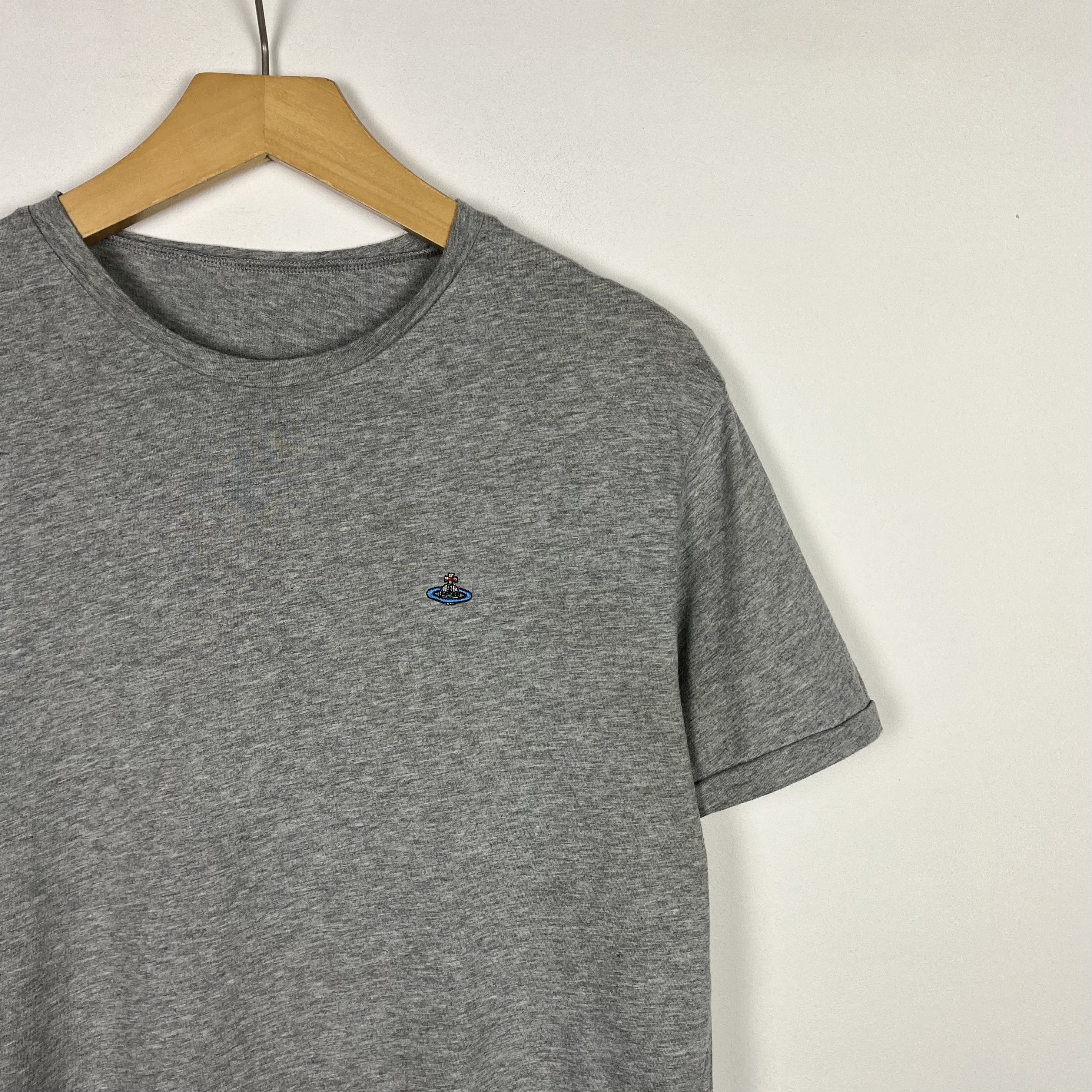 Vivienne Westwood Vivienne Westwood Embroidered Orb Logo T Shirt Size US L / EU 52-54 / 3 - 2 Thumbnail