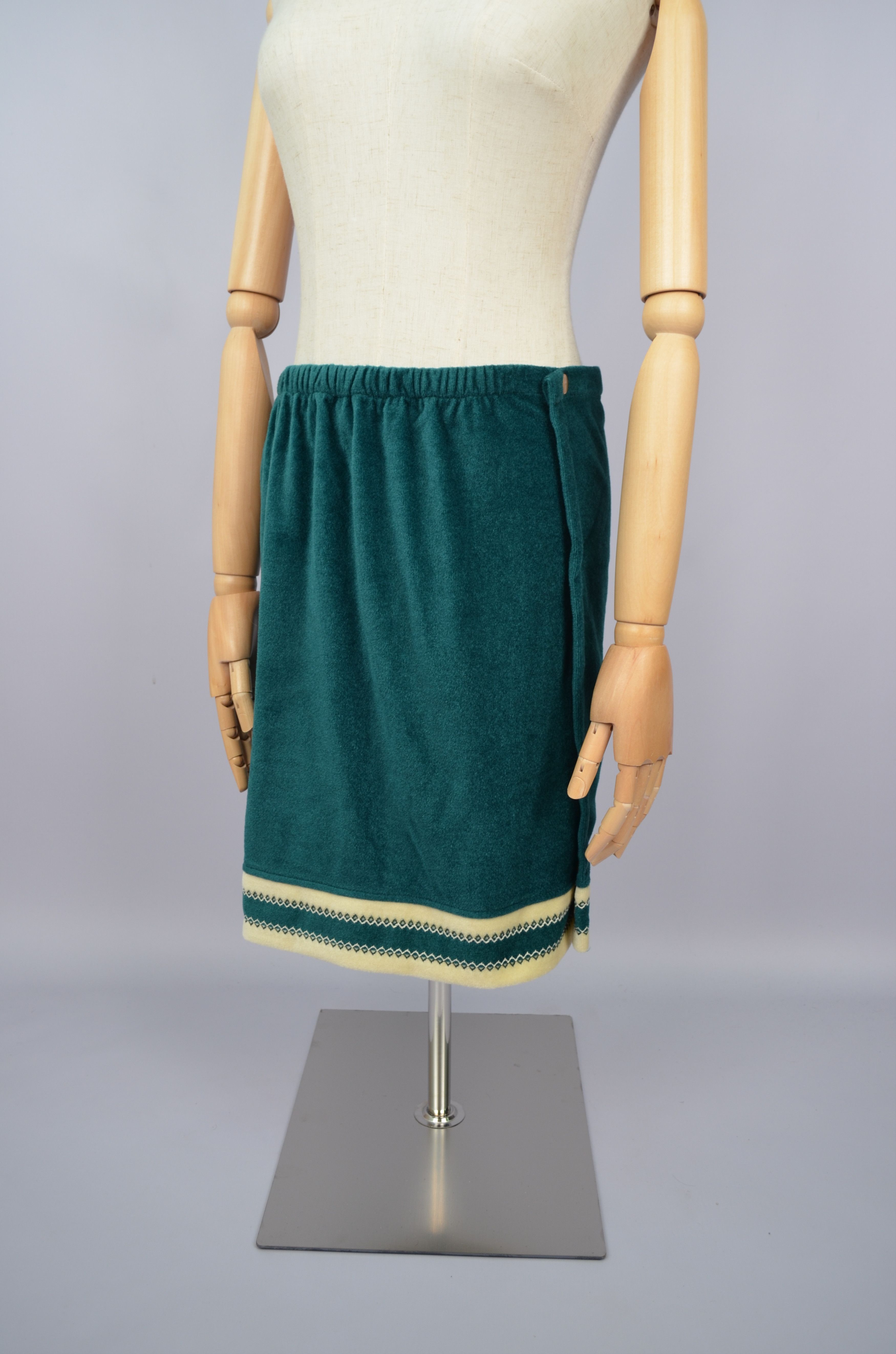 Christian Dior Monsieur × Designer × Dior Christian Dior Robe De Chambre Logo Velvet Wrap Skirt OS Size 28" / US 6 / IT 42 - 8 Thumbnail