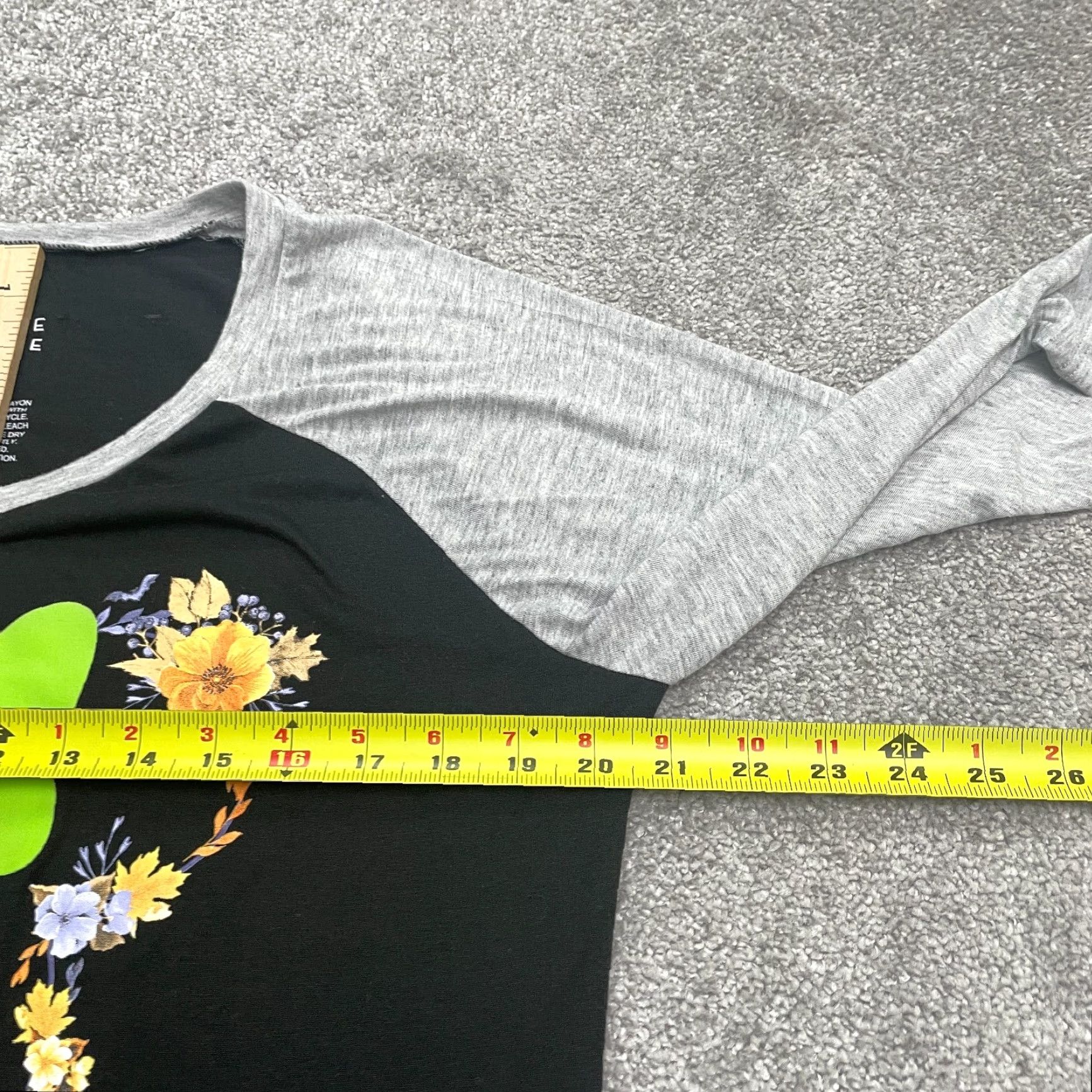 Disney Disney Minnie Mouse Raglan T-Shirt Women XL Black Gray Round Neck Casual Graphic Size XL / US 12-14 / IT 48-50 - 7 Thumbnail