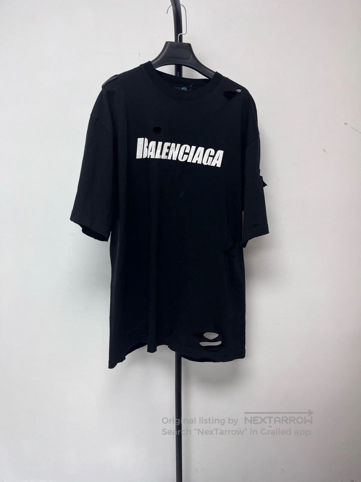 Balenciaga Balenciaga Logo Print Distressed Crew Neck T-shirt. Size US XS / EU 42 / 0 - 1 Thumbnail