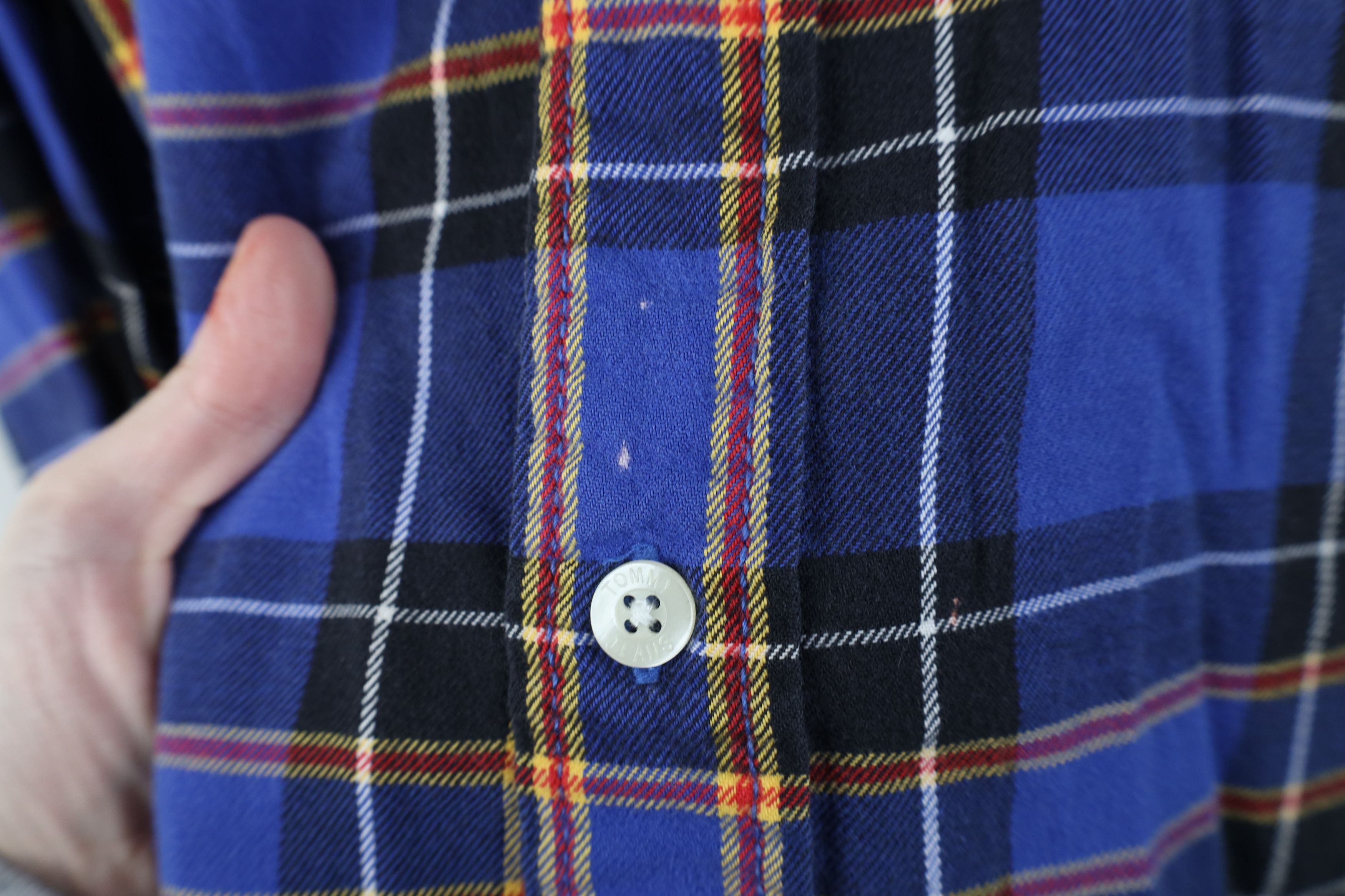 Tommy Hilfiger Vintage 90s Tommy Hilfiger Flannel Collared Button Shirt Size US L / EU 52-54 / 3 - 6 Thumbnail
