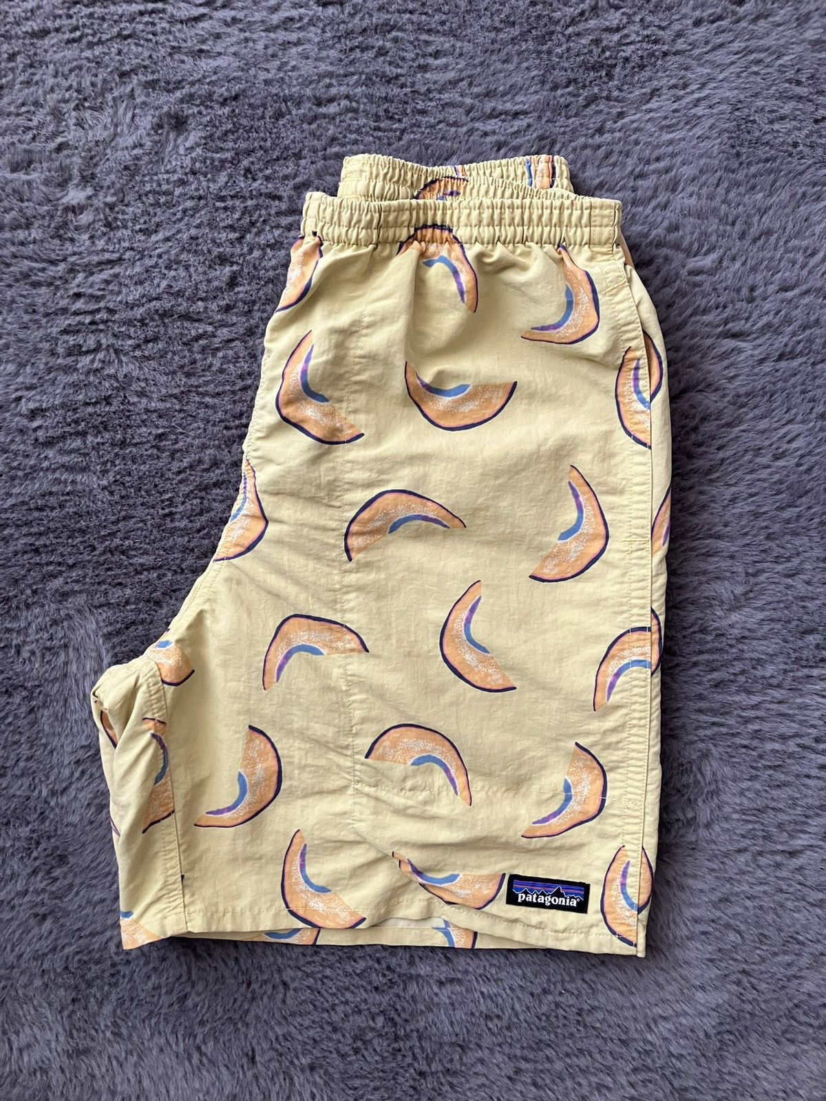 Patagonia × Vintage Yellow Patagonia Melons Shorts Streetwear Workwear Sportswea Size US 30 / EU 46 - 1 Thumbnail