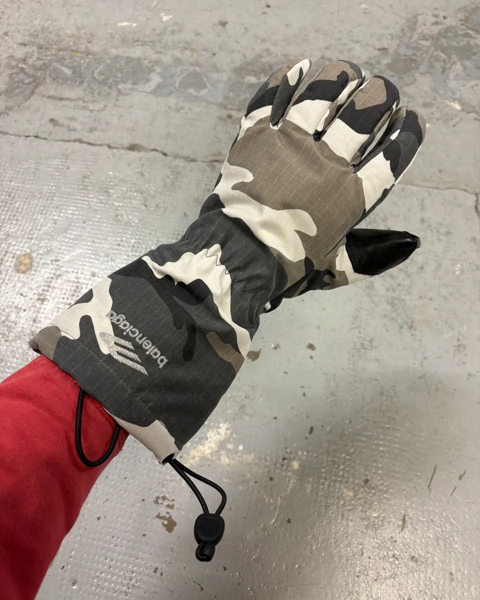 Balenciaga SS2025 Balenciaga Camo Pattern Ski Winter Gloves Size ONE SIZE - 1 Thumbnail