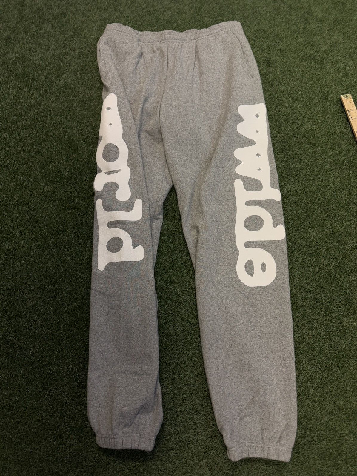 Sp5der Sp5der Worldwide Grey Beluga Size XL (NEW) Size US 34 / EU 50 - 1 Thumbnail