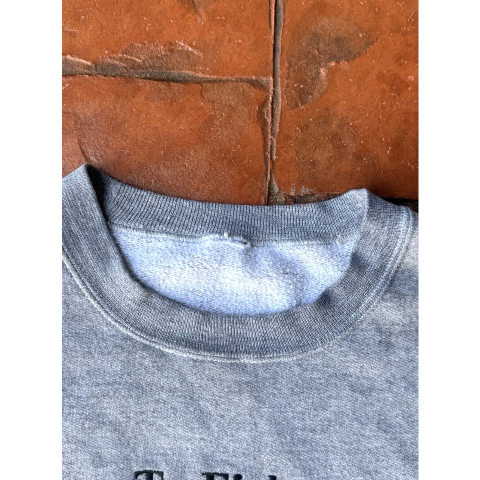 Vintage VINTAGE 90s Trout Fishing Crewneck Sweatshirt XL Gray Embroidered Humor 90s Mens Sweatshirt Size US XL / EU 56 / 4 - 2 Thumbnail