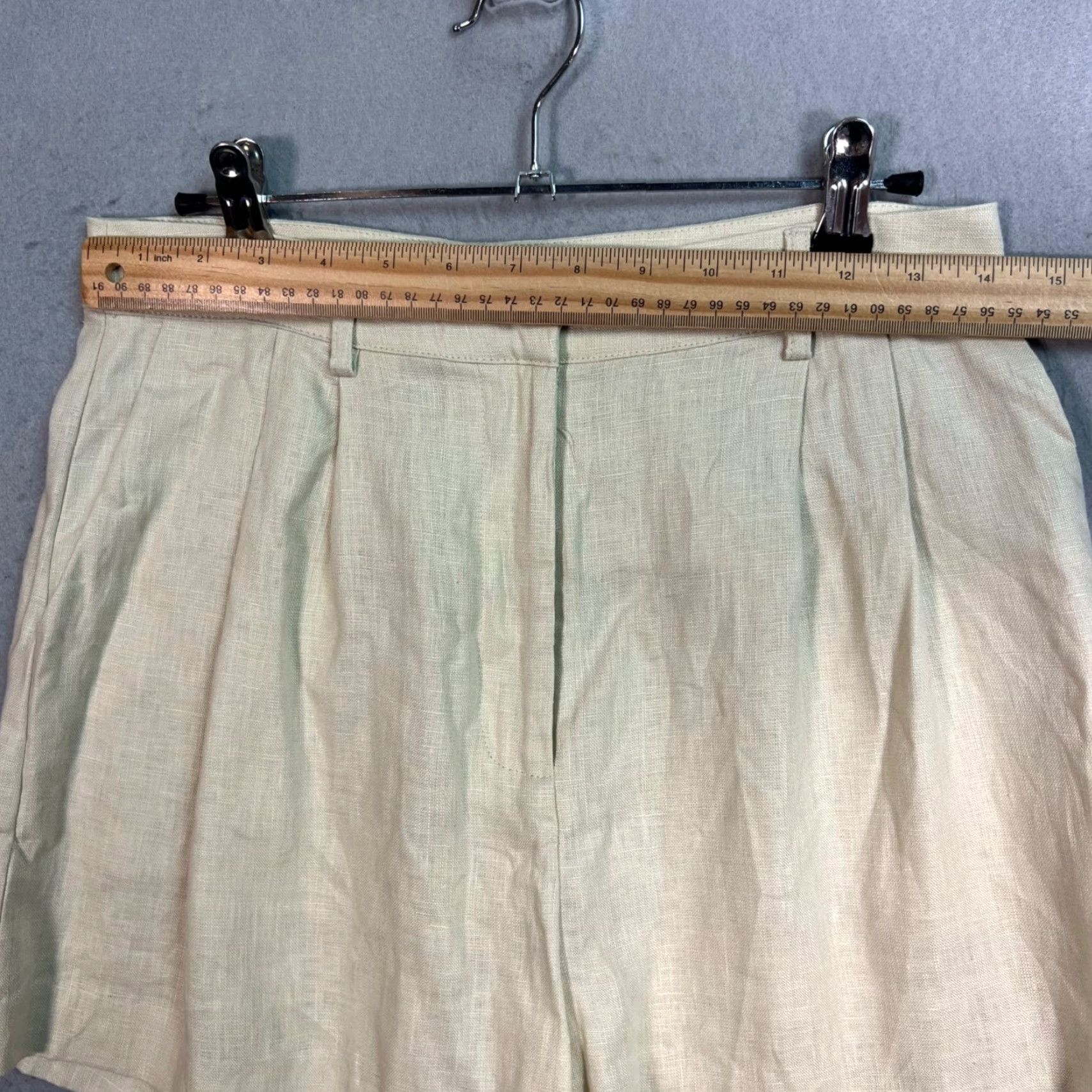 Vintage Mathilde Gøhler x NA-KD Shorts Boxy Pleated Linen Blend Beige Size 38 Size US 38 / EU 54 - 6 Thumbnail