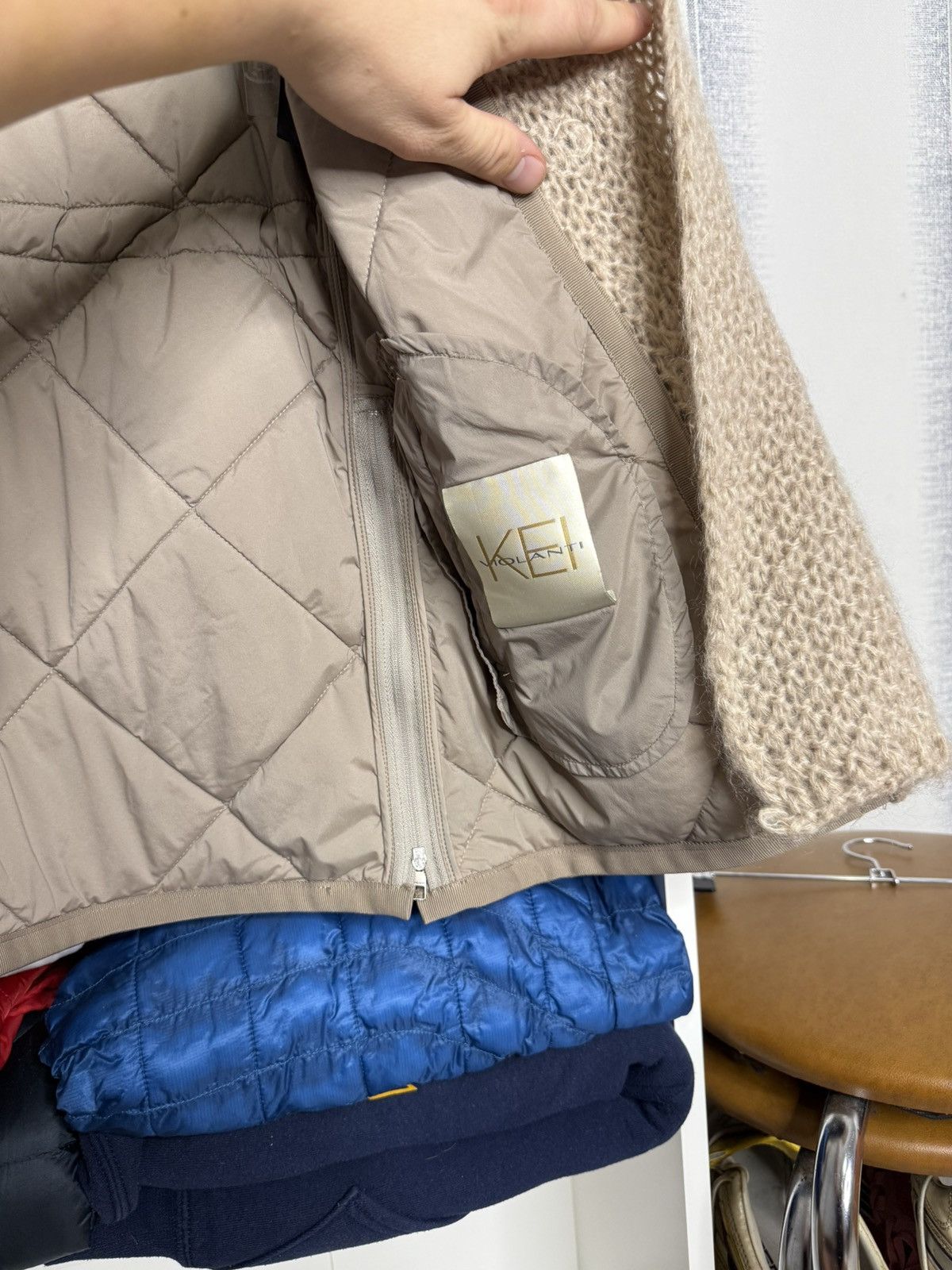 Other Violanti Wool collar Beige down jacket size L Size L / US 10 / IT 46 - 11 Thumbnail