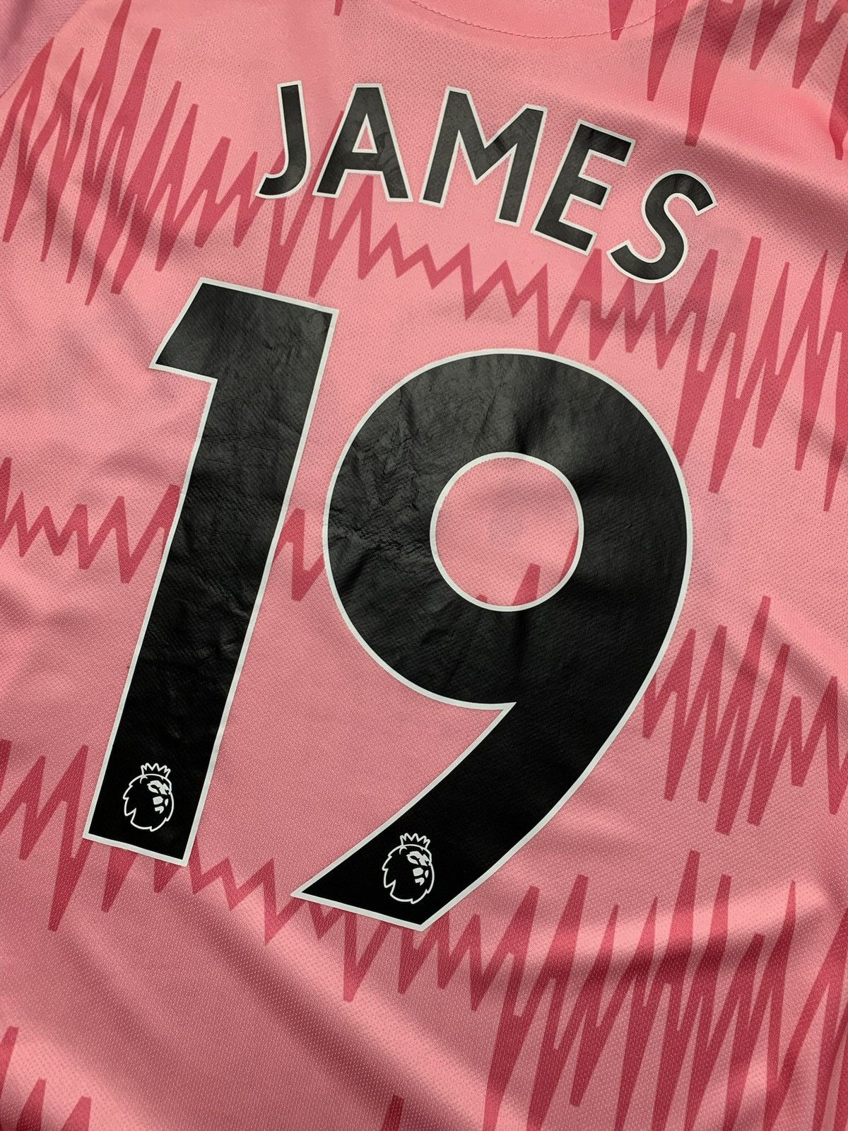 Vintage Vintage Everton 19 James soccer jersey pink rare size M Size US M / EU 48-50 / 2 - 5 Thumbnail