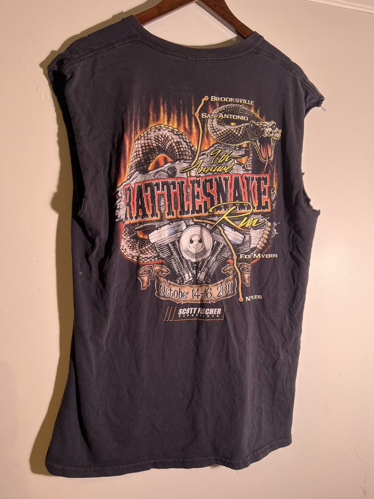 Vintage Late Y2K 2000’s VTG Vintage Rattlesnake Run Retro Goth Shirt Size US L / EU 52-54 / 3 - 1 Thumbnail