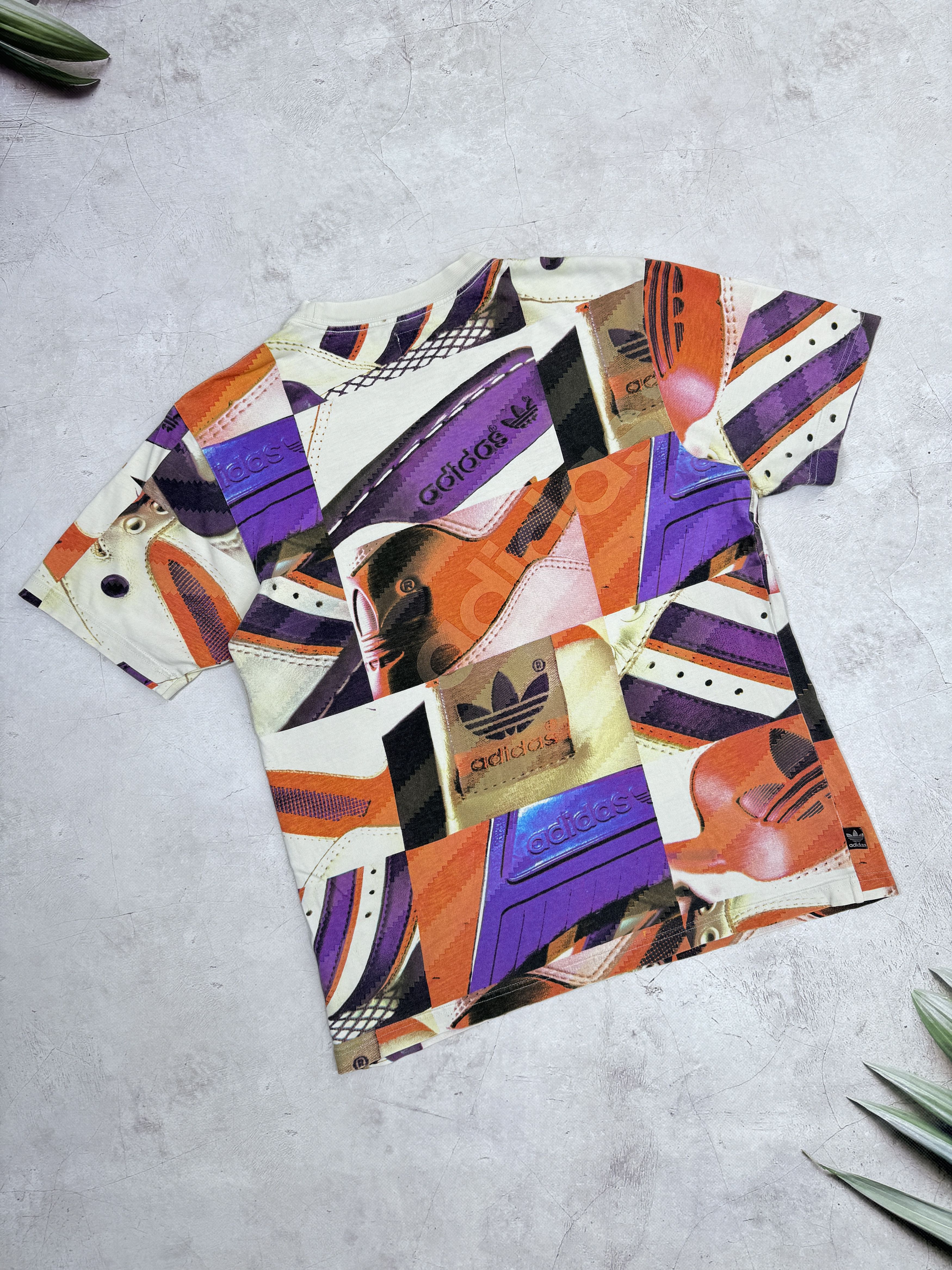 Adidas × Vintage Y2K Adidas T-Shirt Sneakers Abstract Shoes Pattern Size US M / EU 48-50 / 2 - 8 Thumbnail