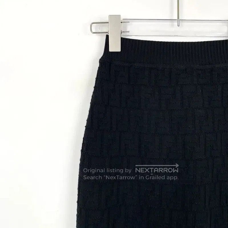 Fendi Fendi Women's Black Midi Skirt Size S . Size 23" - 3 Thumbnail