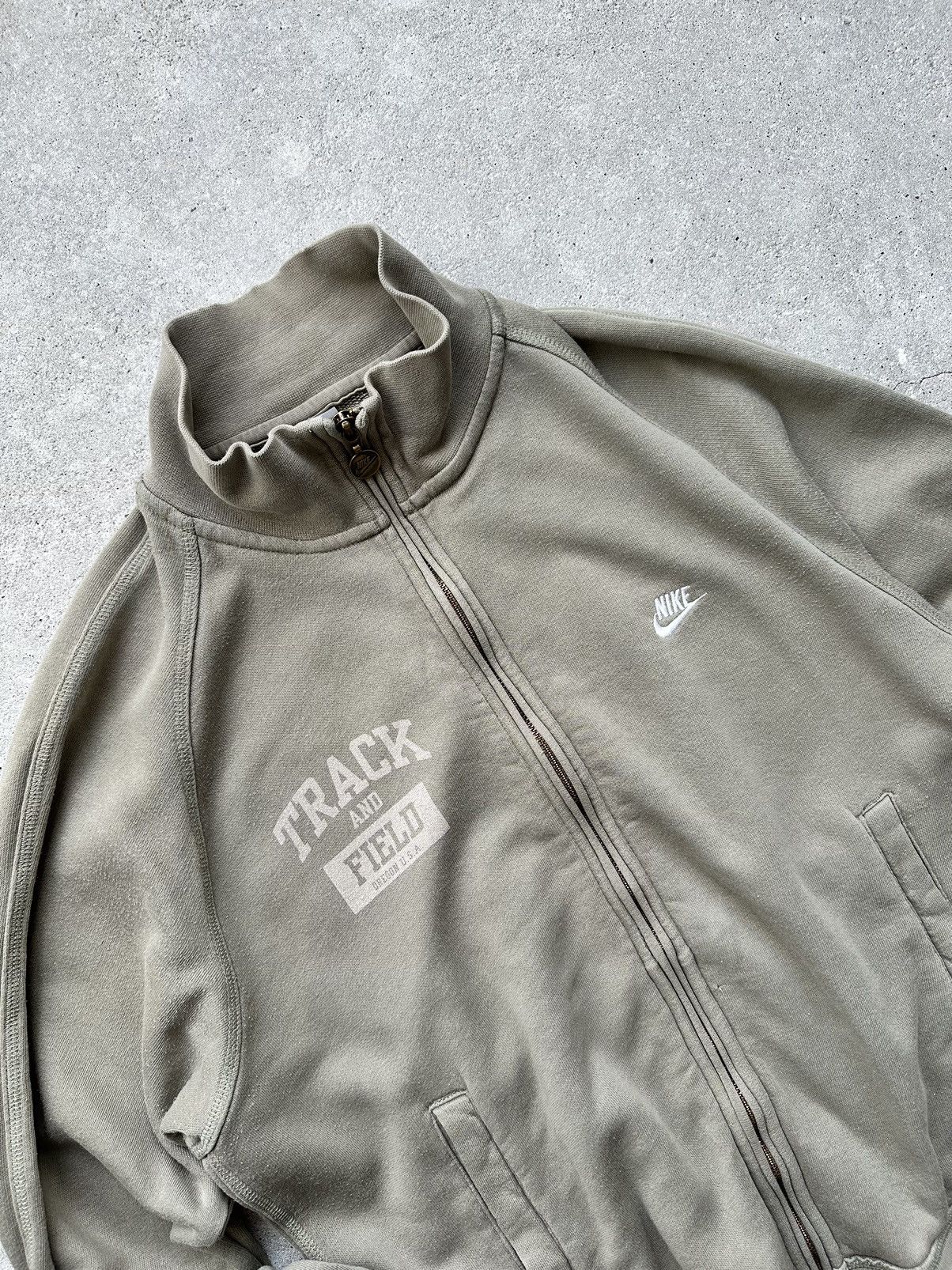 Nike × Vintage Vintage Nike Track and Field Sweatshirt Size US M / EU 48-50 / 2 - 2 Thumbnail