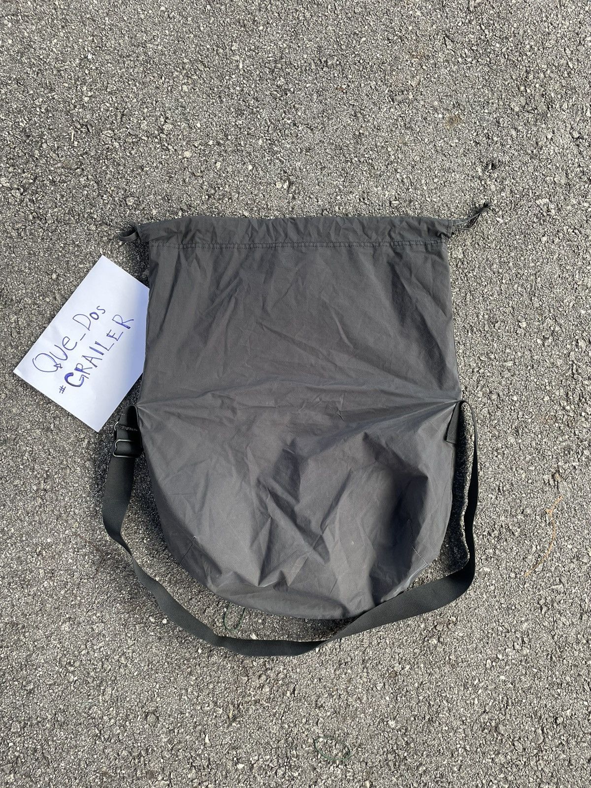Japanese Brand × Jun Takahashi Undercover x uniqlo Sling Bag Size ONE SIZE - 3 Thumbnail