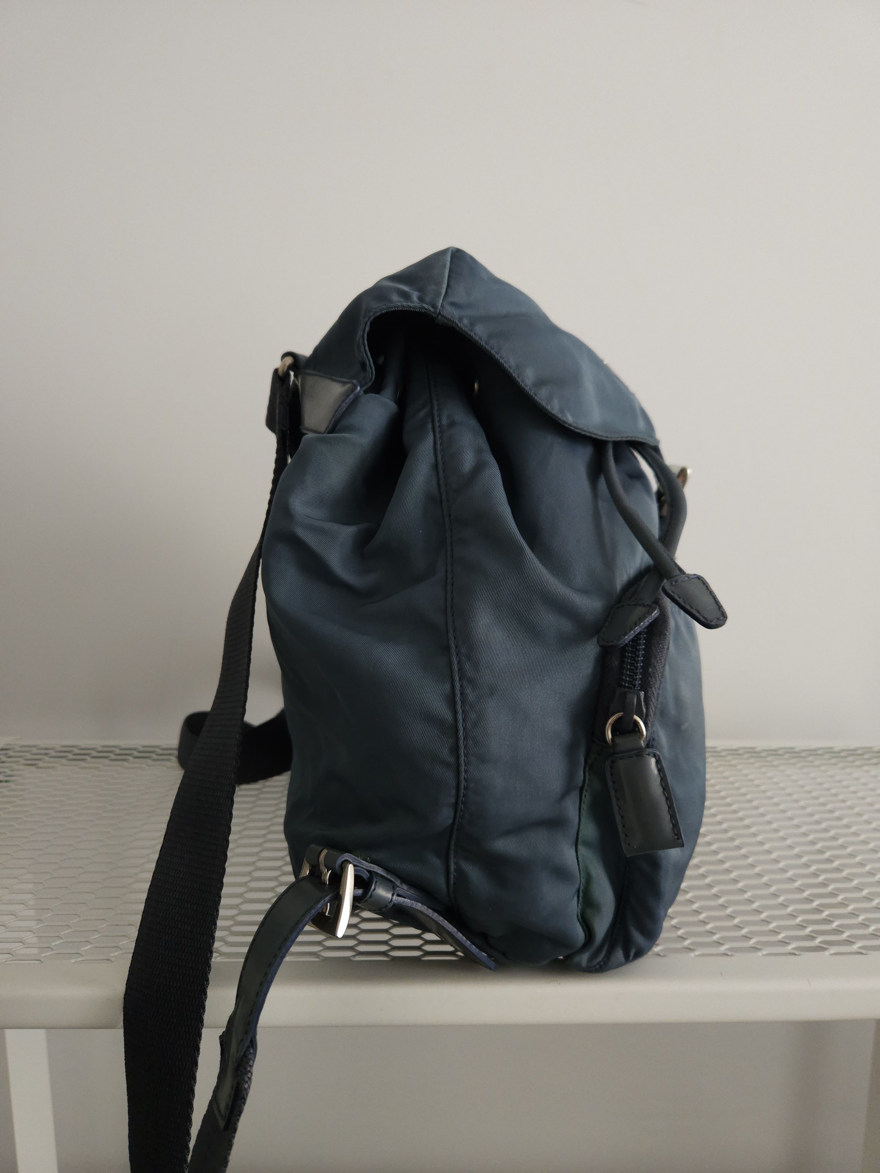 Prada Vintage 90s Prada nylon triangle logo mini cargo backpack Size ONE SIZE - 4 Thumbnail
