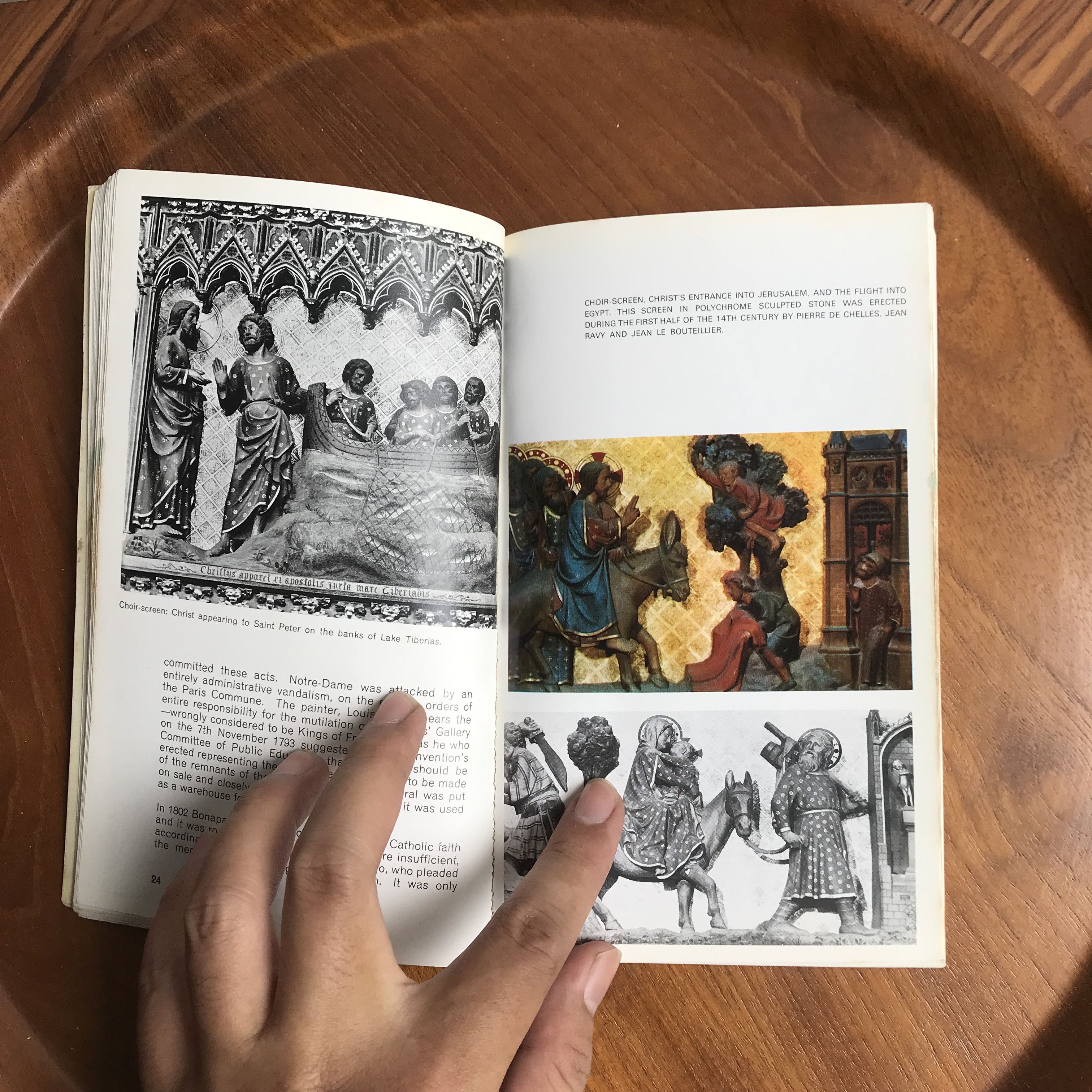 Vintage Rare 1968 Notre-Dame de Paris photo book livre (Vilo Pari Size ONE SIZE - 8 Thumbnail