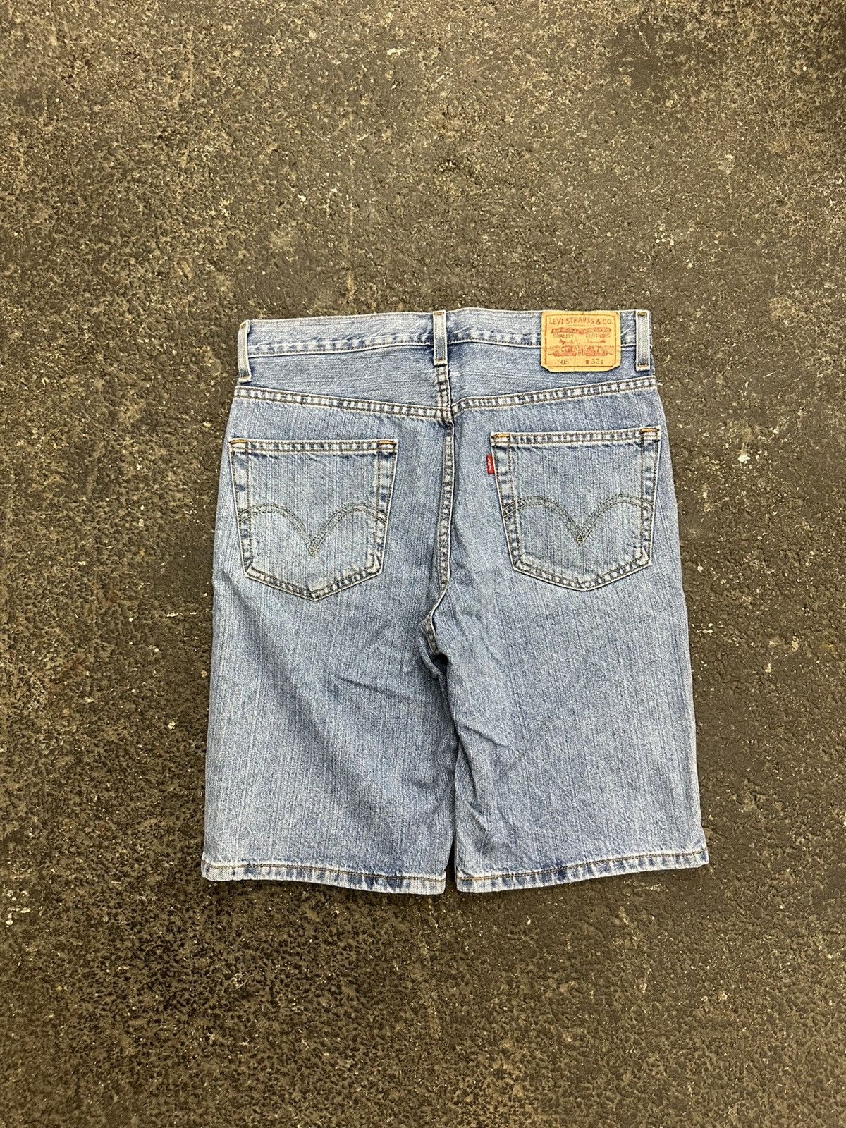 Levi's × Vintage Y2K levis 505 jorts Size US 32 / EU 48 - 1 Thumbnail