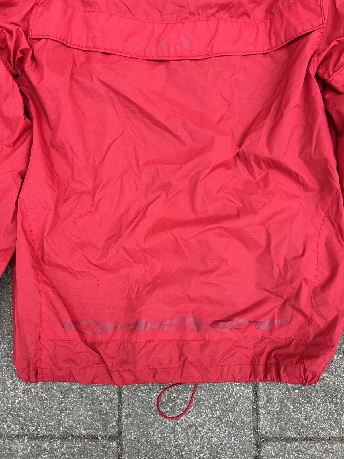 Oakley Oakley Vintage red Hooded Windbreaker Jacket with big Logo Size US S / EU 44-46 / 1 - 15 Thumbnail