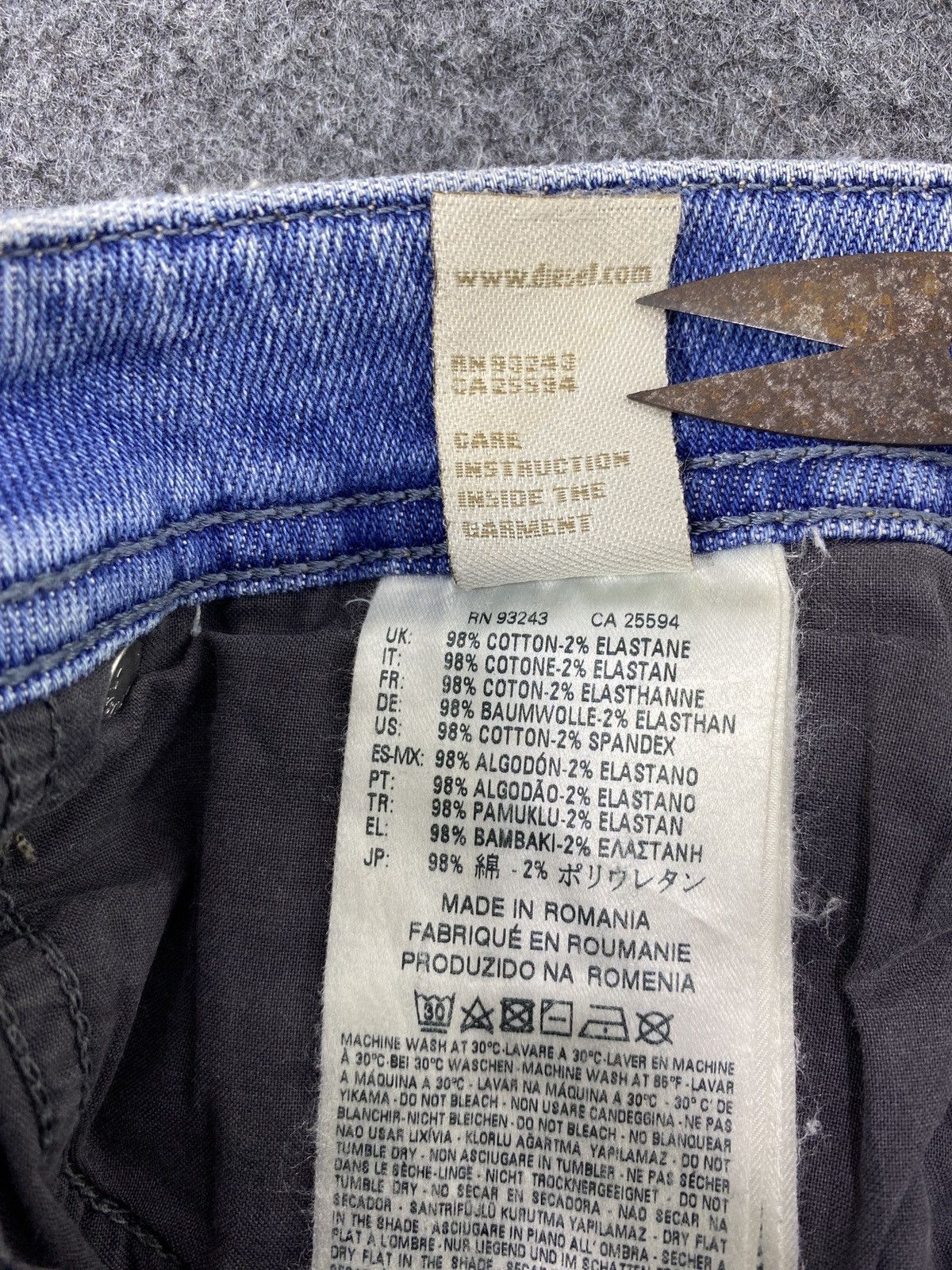 Diesel Diesel Distressed Blue Wash Denim Streetwear - J1111 Size US 28 / EU 44 - 17 Thumbnail