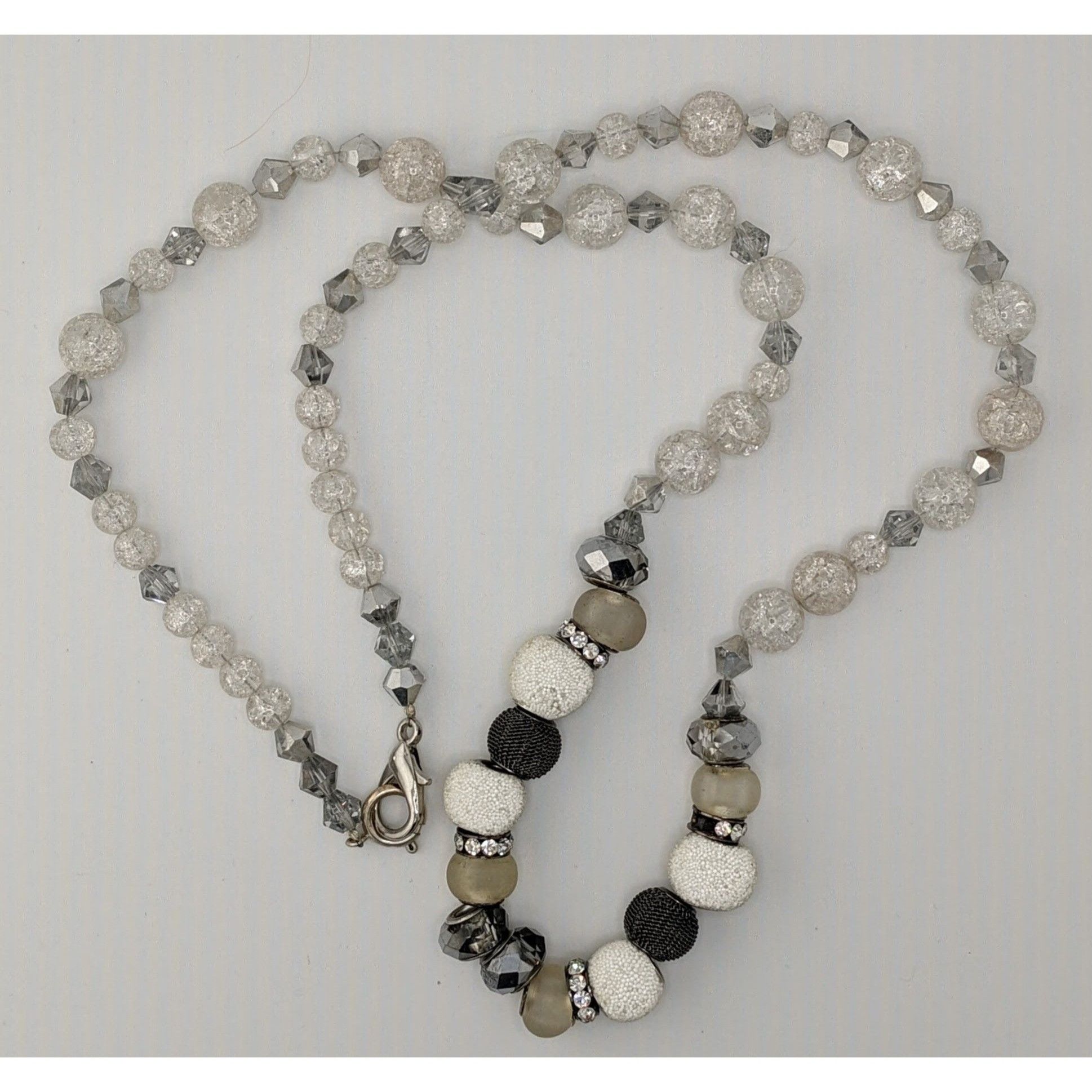 Other Handmade Glam White And Silver Tone Glass And Acrylic Neckla Size ONE SIZE - 4 Thumbnail