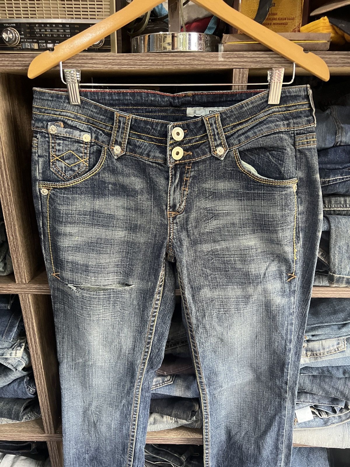 DKNY 🔥DKNY Jeans Distressed Denim Size 34" / US 12 / IT 48 - 3 Thumbnail