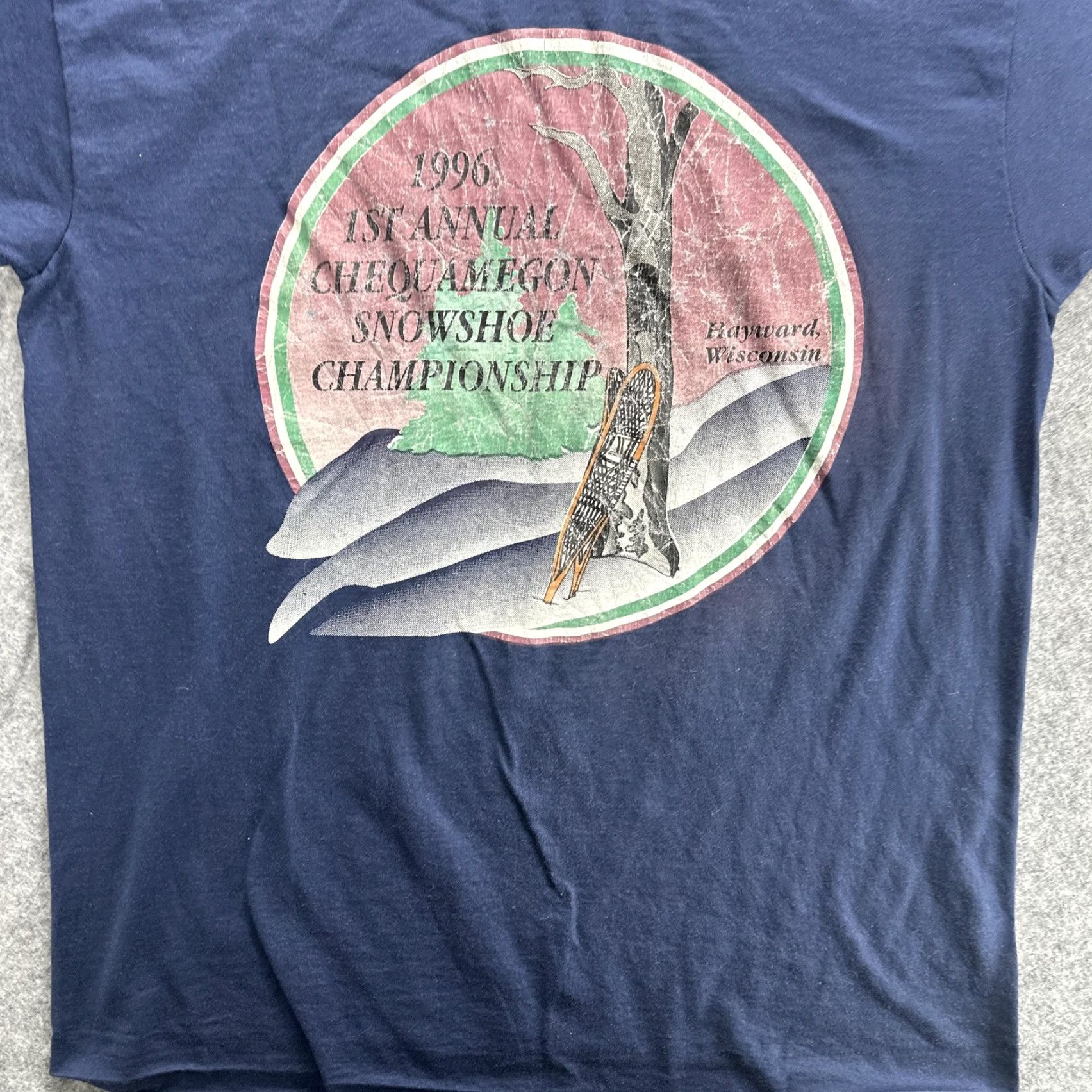 Fruit Of The Loom VINTAGE Chequamegon Snowshoe Championship Shirt Mens L Blue 90s Sports Graphic Print 1996 Hayward Wisconsin Mens Size US L / EU 52-54 / 3 - 4 Thumbnail