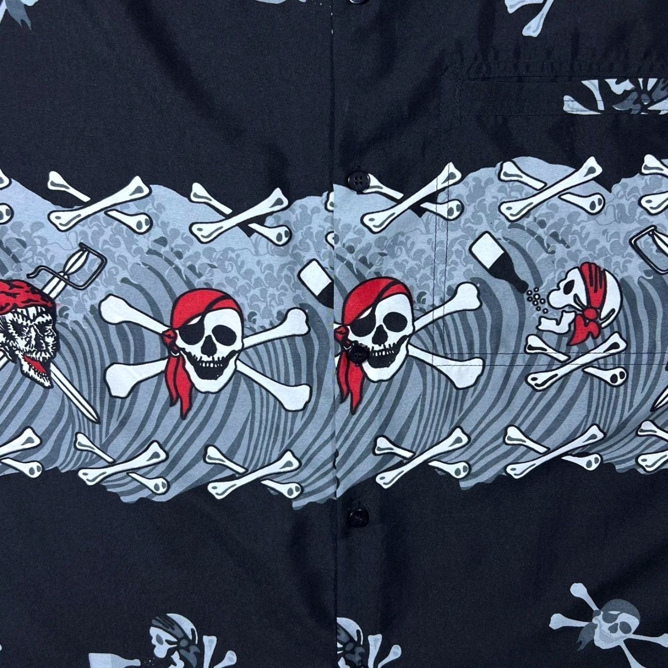 Vintage Happy Bay Pirate Novelty Patterned Graphic Black Polyester Shirt XL Men Button-Up 00s Vintage Collectible Size US XL / EU 56 / 4 - 3 Thumbnail