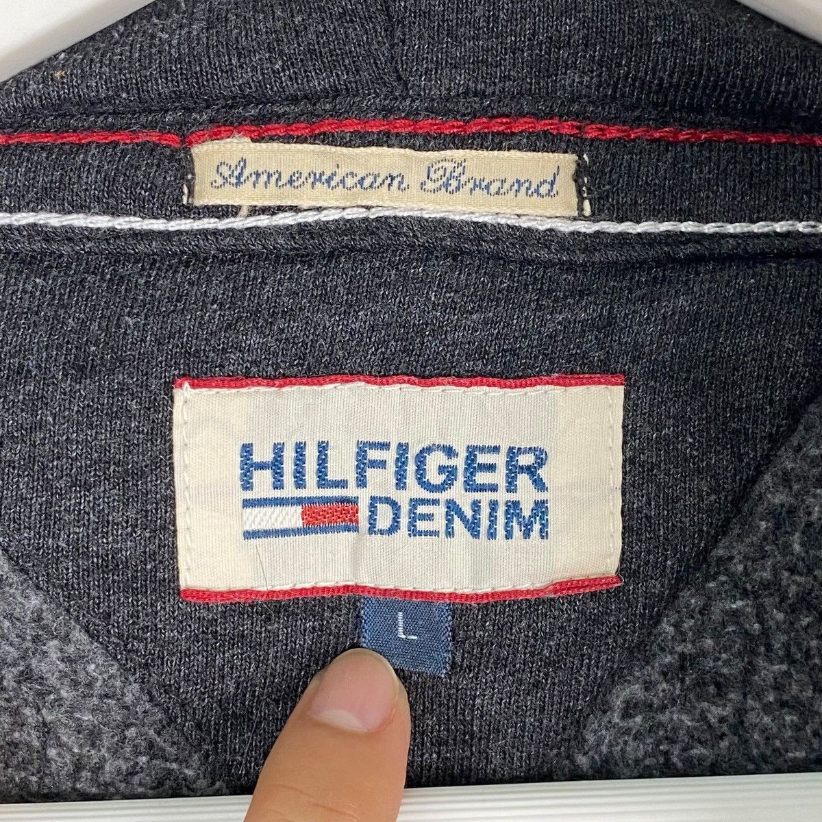 Designer × Vintage Vintage Hilfiger Denim Small Embroidered Hoodie Dark Blue Size US M / EU 48-50 / 2 - 7 Thumbnail