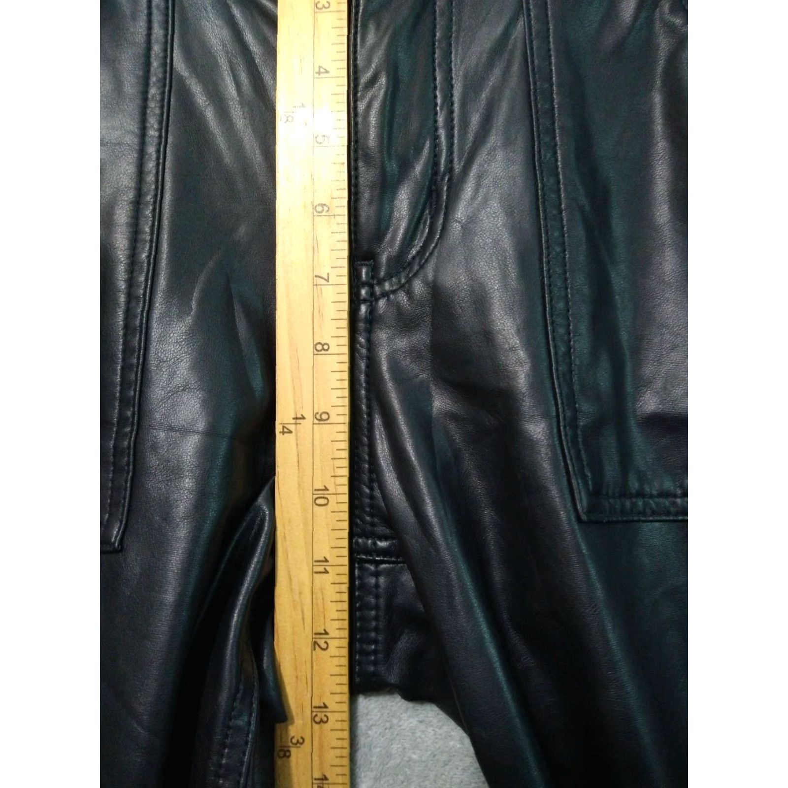 American Eagle Outfitters American Eagle Pants Womens 8 Black Faux Leather Cargo High Rise Stretch Size 30" / US 8 / IT 44 - 4 Thumbnail
