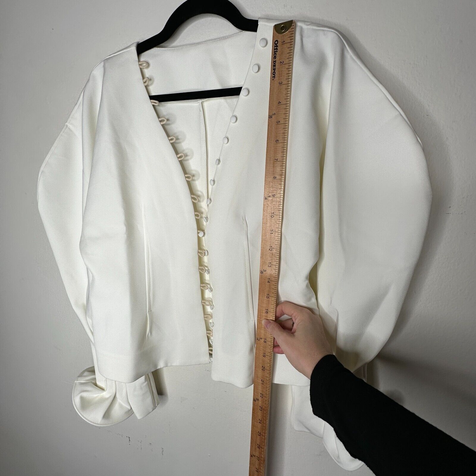 Other Cream VNeck Loop Button Balloon Pleated Cuff Sleeve Blouse M Size M / US 6-8 / IT 42-44 - 6 Thumbnail