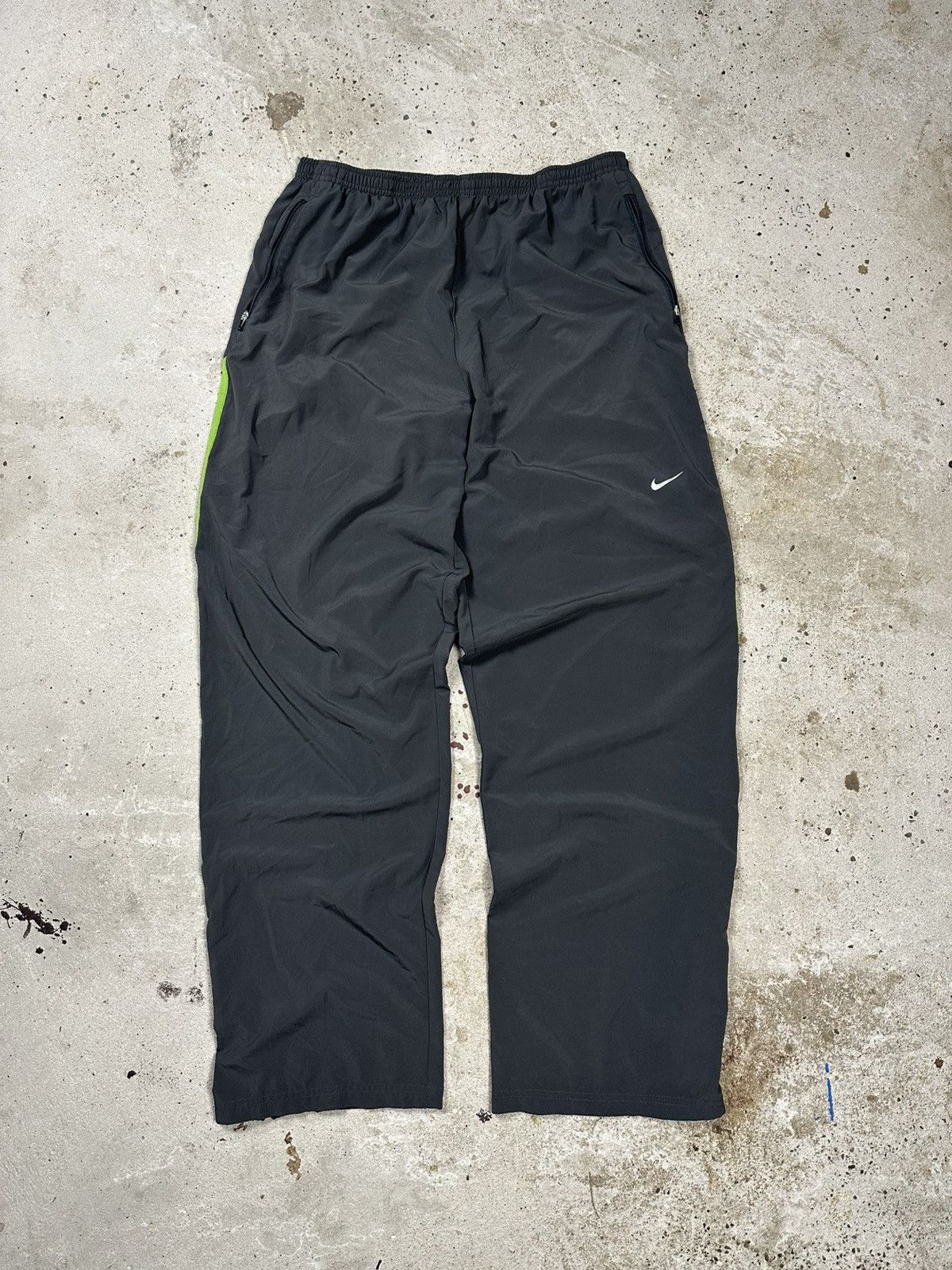 Nike × Vintage Vintage Y2K Nike Baggy Grey Track Pants Swoosh Rare Size US 34 / EU 50 - 1 Thumbnail