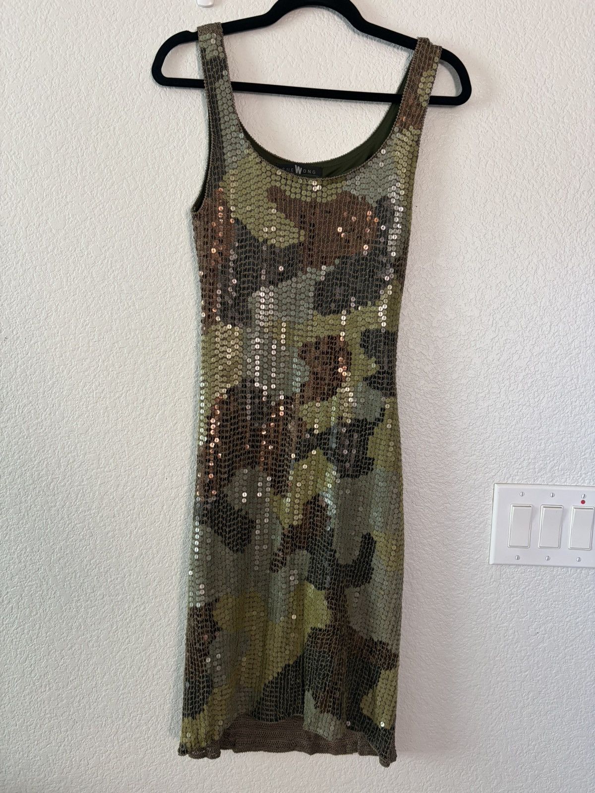 sue wong sequin dress SueWong Sleeveless Full Sequin Dress Womens 2 Cocktail LBD Black & Gold  Swiftie