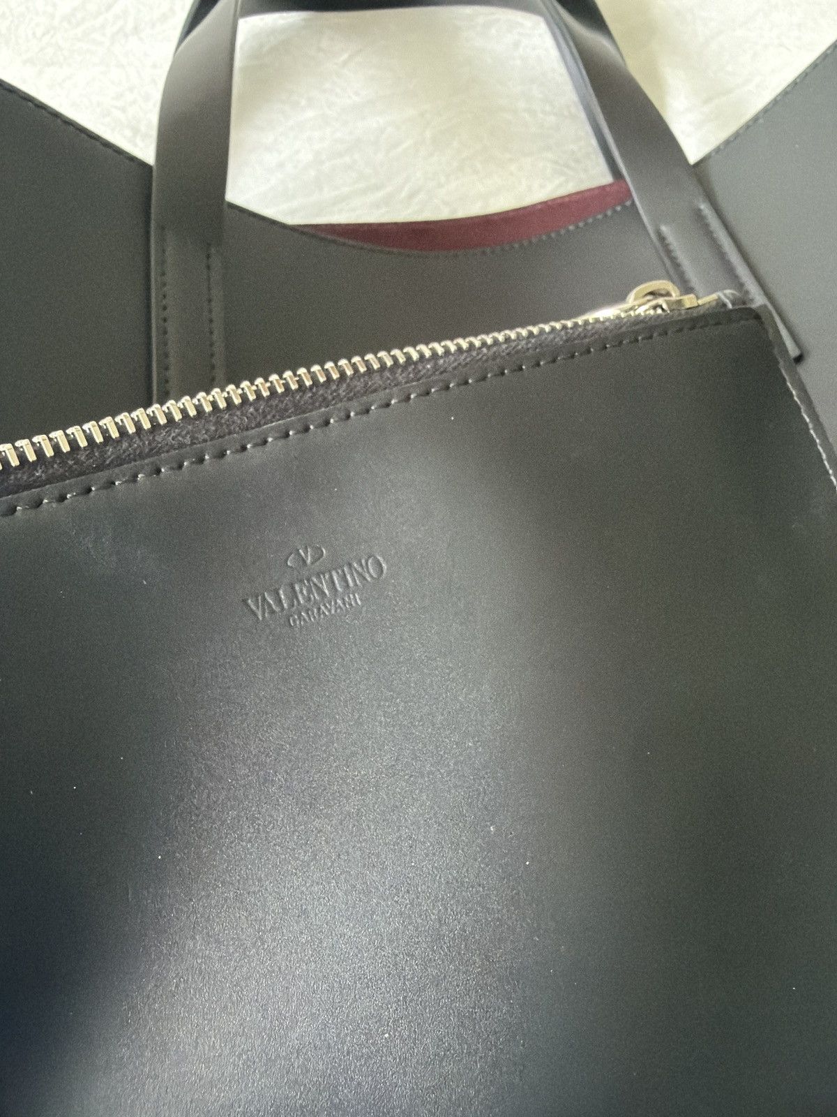 Valentino Valentino Garavani VLTN Black Leather Tote Bag w/ Pouch Size ONE SIZE - 9 Thumbnail