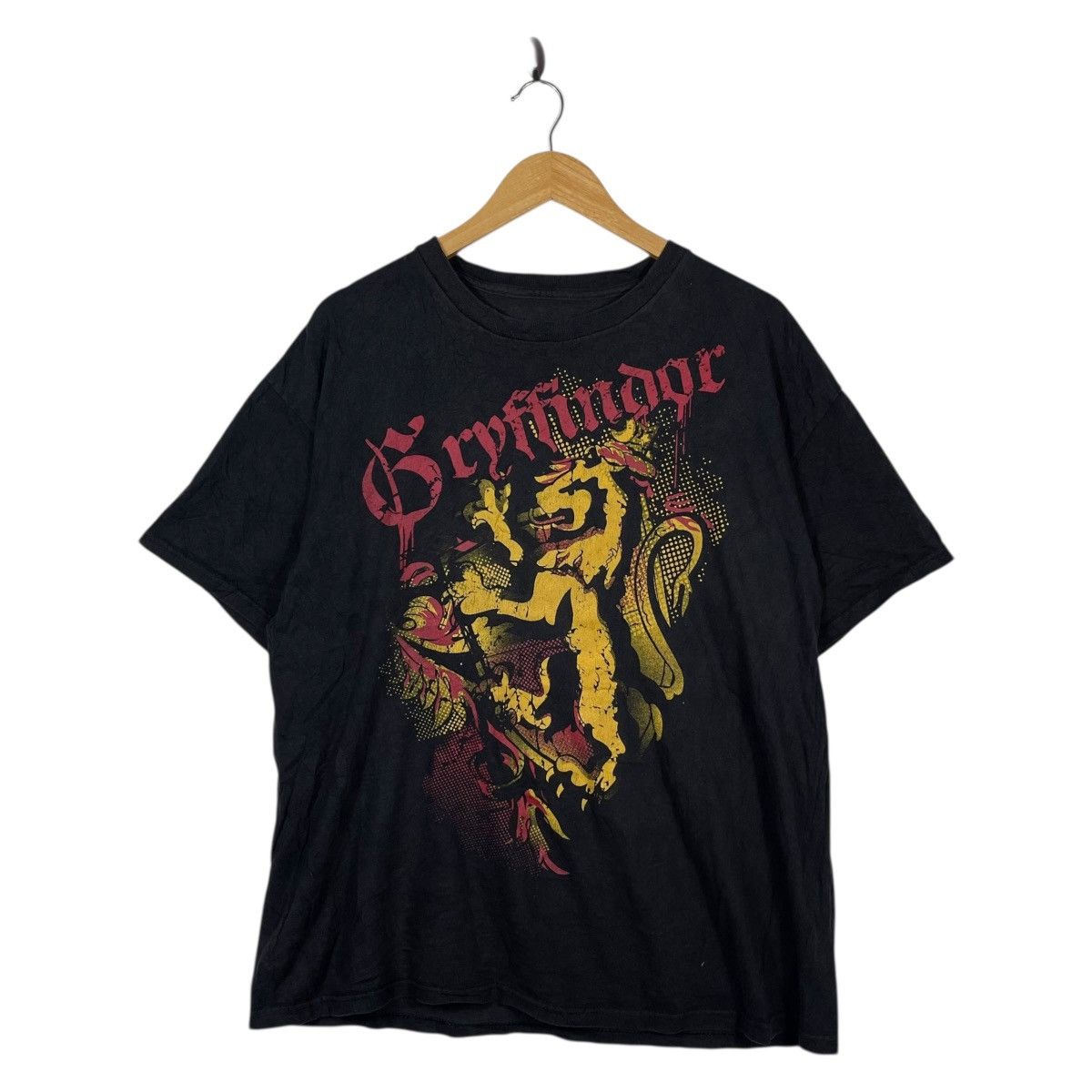 Vintage Gryffindor Harry Potter Graphic T Shirt Black Crest Spellout Size US XL / EU 56 / 4 - 1 Thumbnail