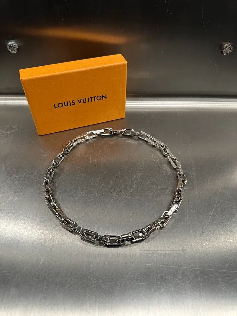 Louis Vuitton Louis Vuitton Delicate Patchwork Chain Cuban Link Metal Ne Size ONE SIZE - 1 Thumbnail