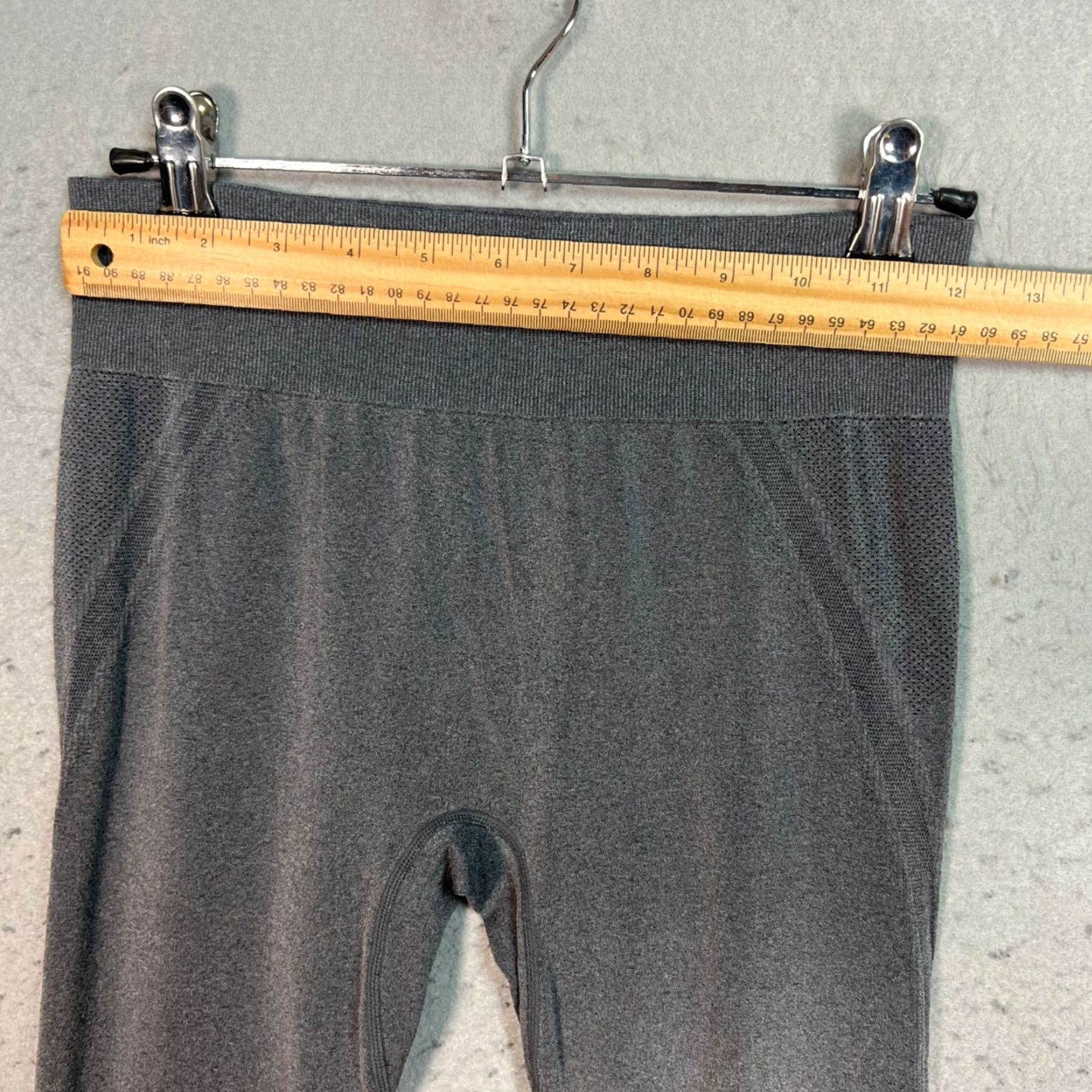 Uniqlo Uniqlo Airism Womens Size S Dark Gray Leggings Athletic Gym Size 28" / US 6 / IT 42 - 4 Thumbnail