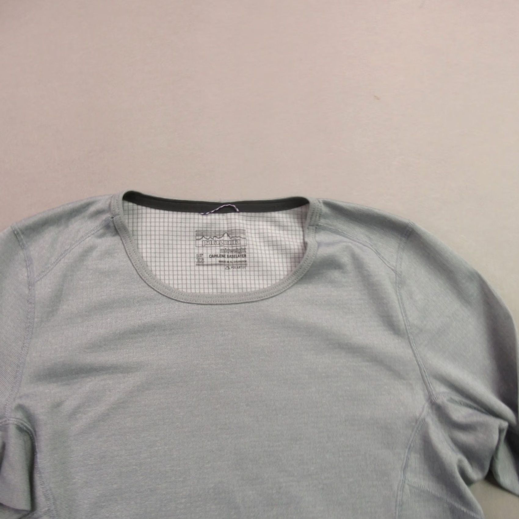 Patagonia Patagonia Shirt XS Gray Long Sleeve Crew Neck Lightweight Pullover Womens Size XS / US 0-2 / IT 36-38 - 3 Thumbnail
